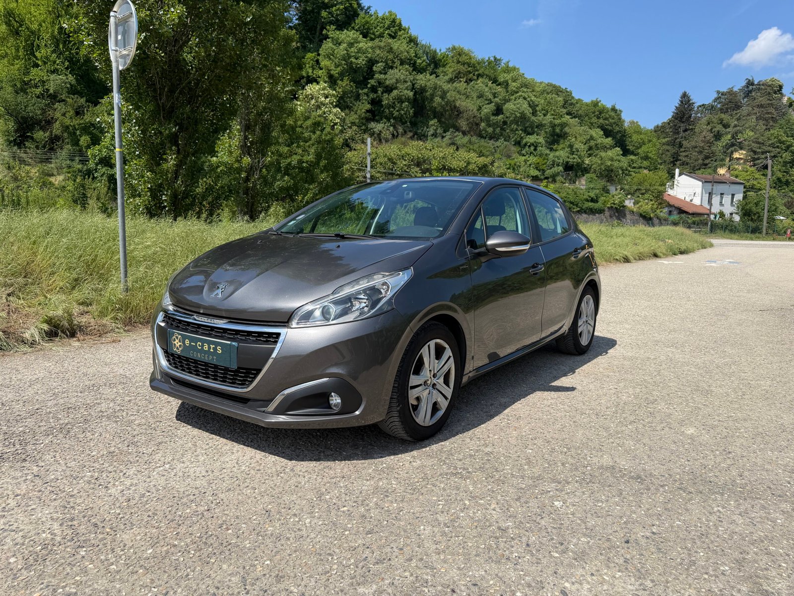 Peugeot 208 « Signature » 1,2 vti 82ch