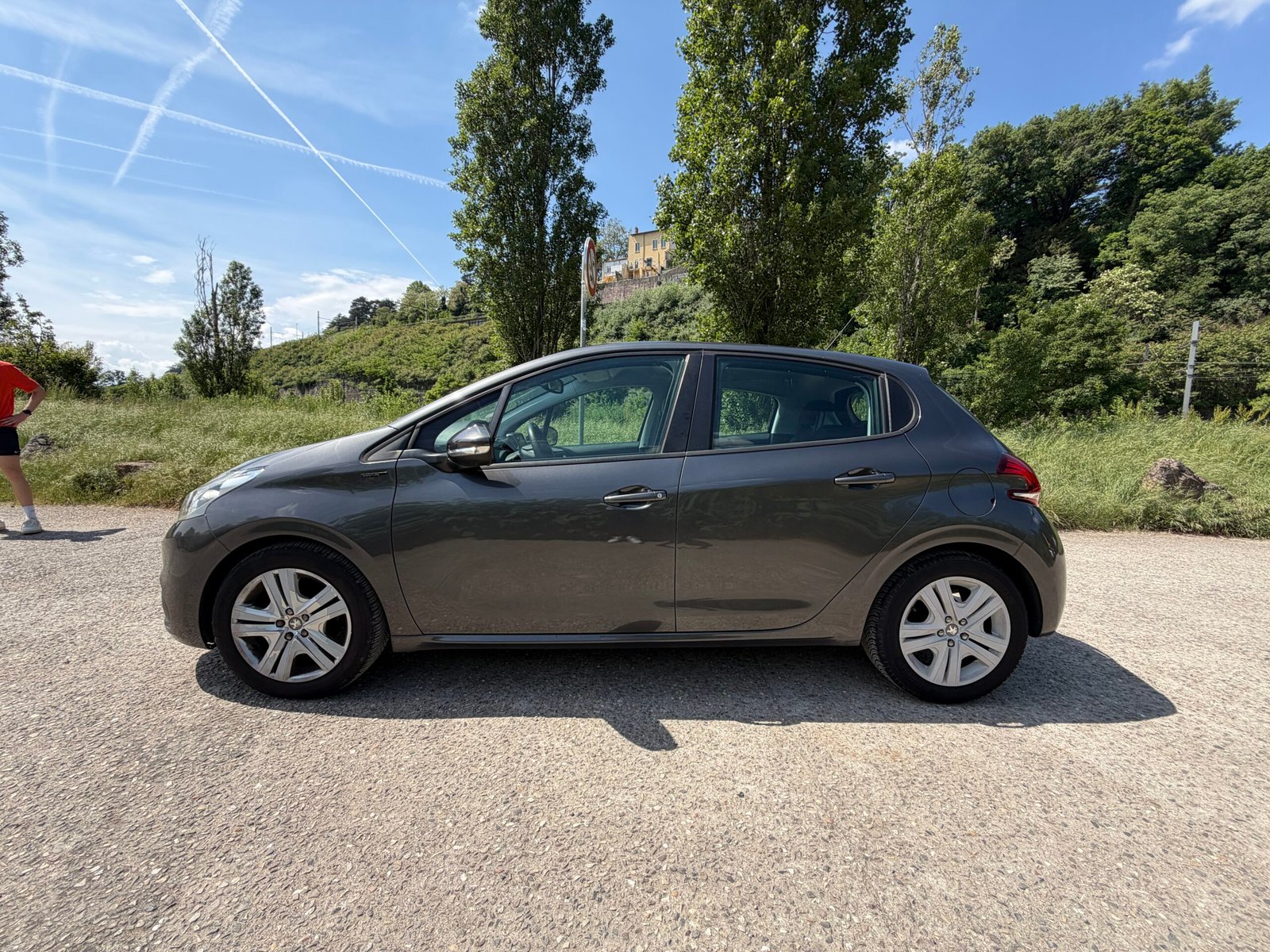 Peugeot 208 « Signature » 1,2 vti 82ch