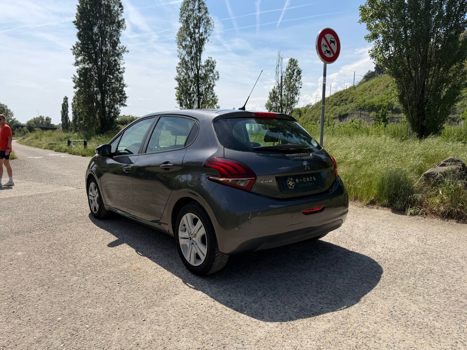 Peugeot 208 « Signature » 1,2 vti 82ch