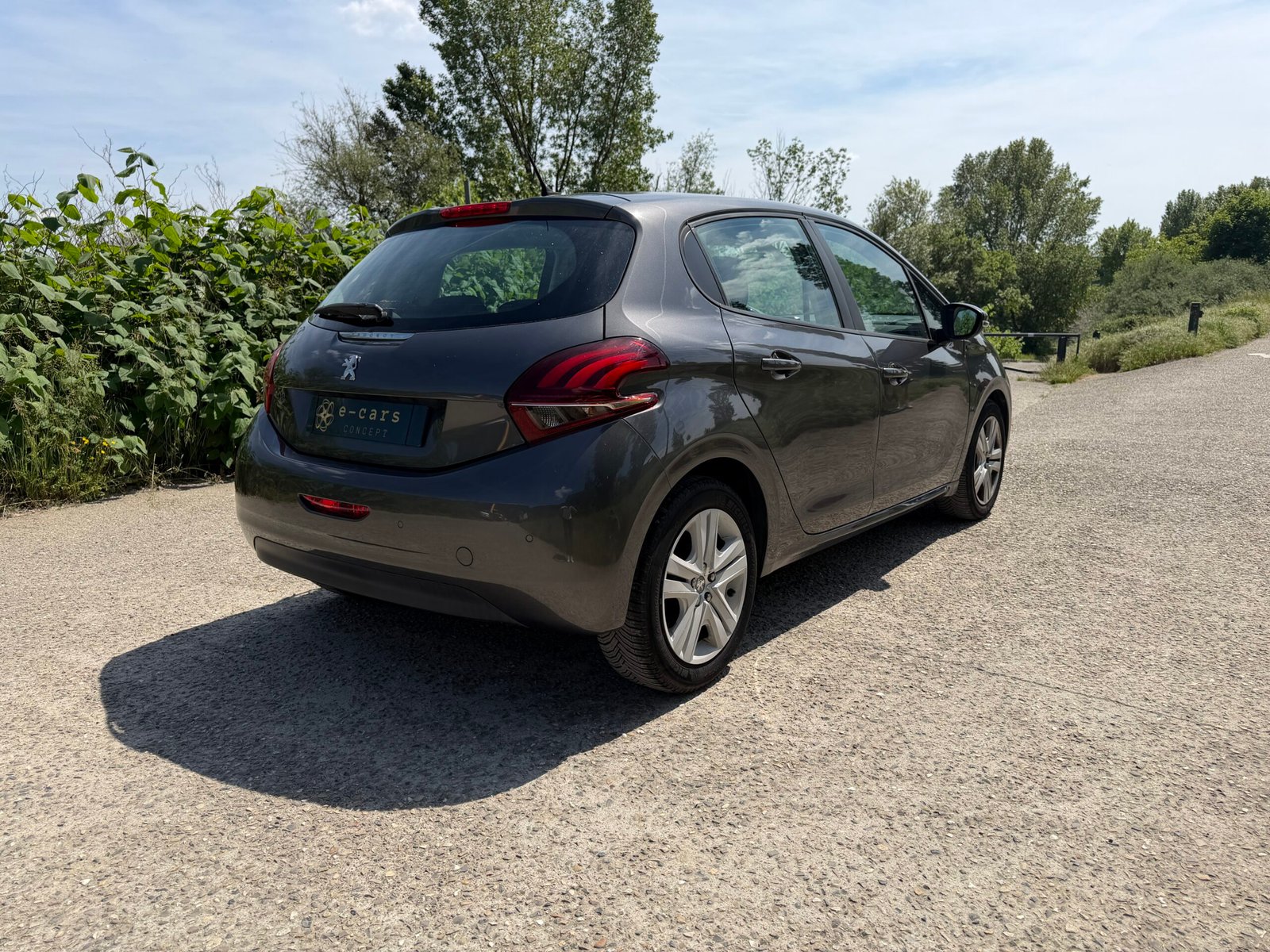 Peugeot 208 « Signature » 1,2 vti 82ch