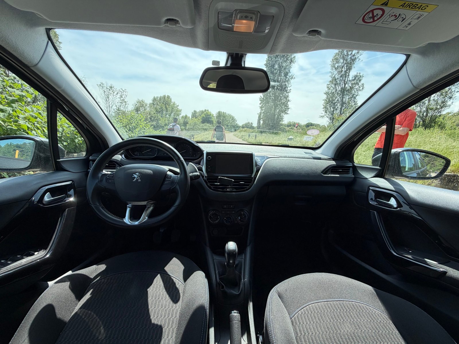 Peugeot 208 « Signature » 1,2 vti 82ch
