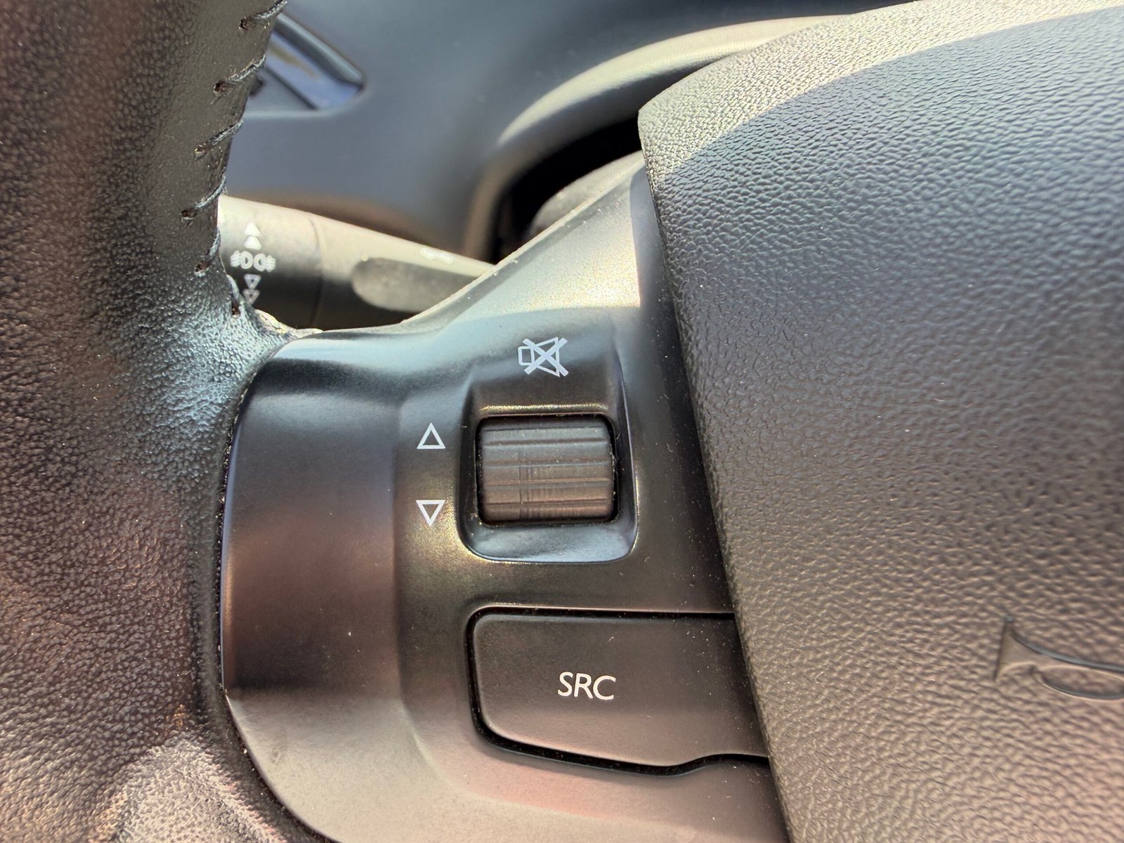 Peugeot 208 « Signature » 1,2 vti 82ch