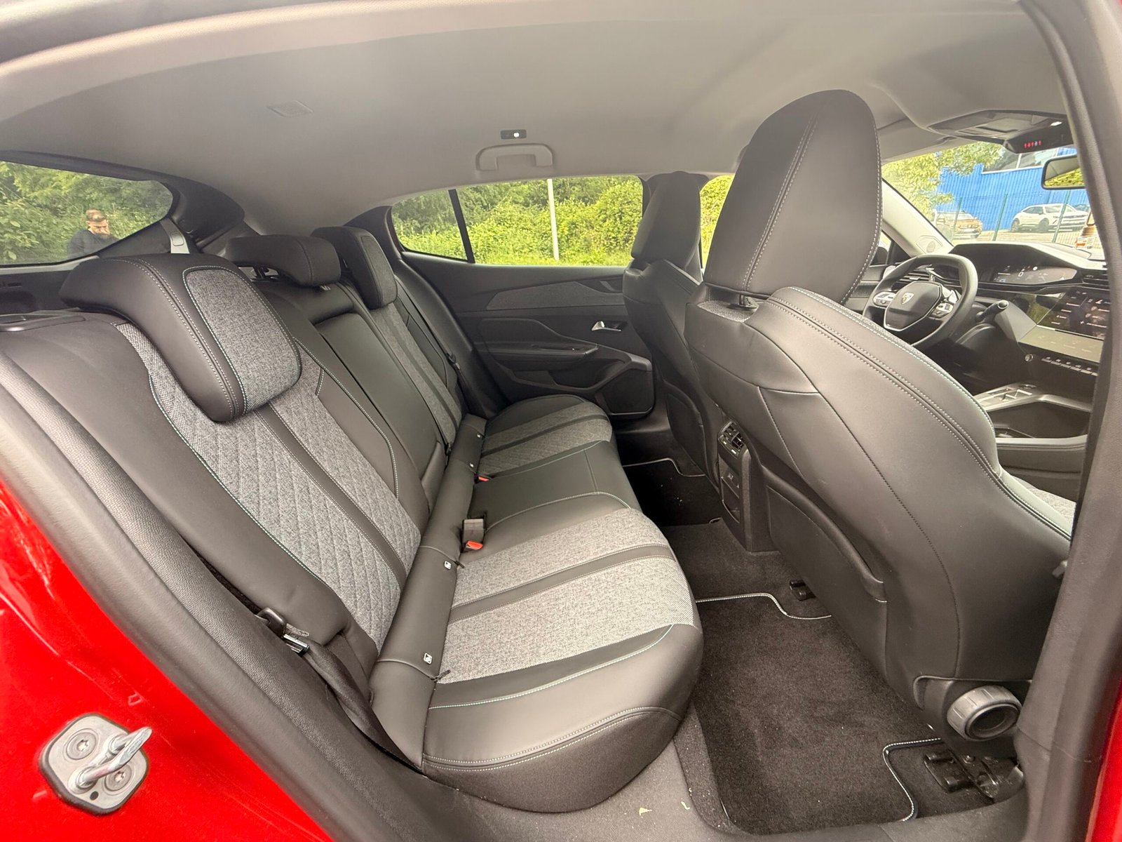 PEUGEOT 408 II 1.2 THP Puretech EAT8 S&S 131 cv Boîte auto / Allure