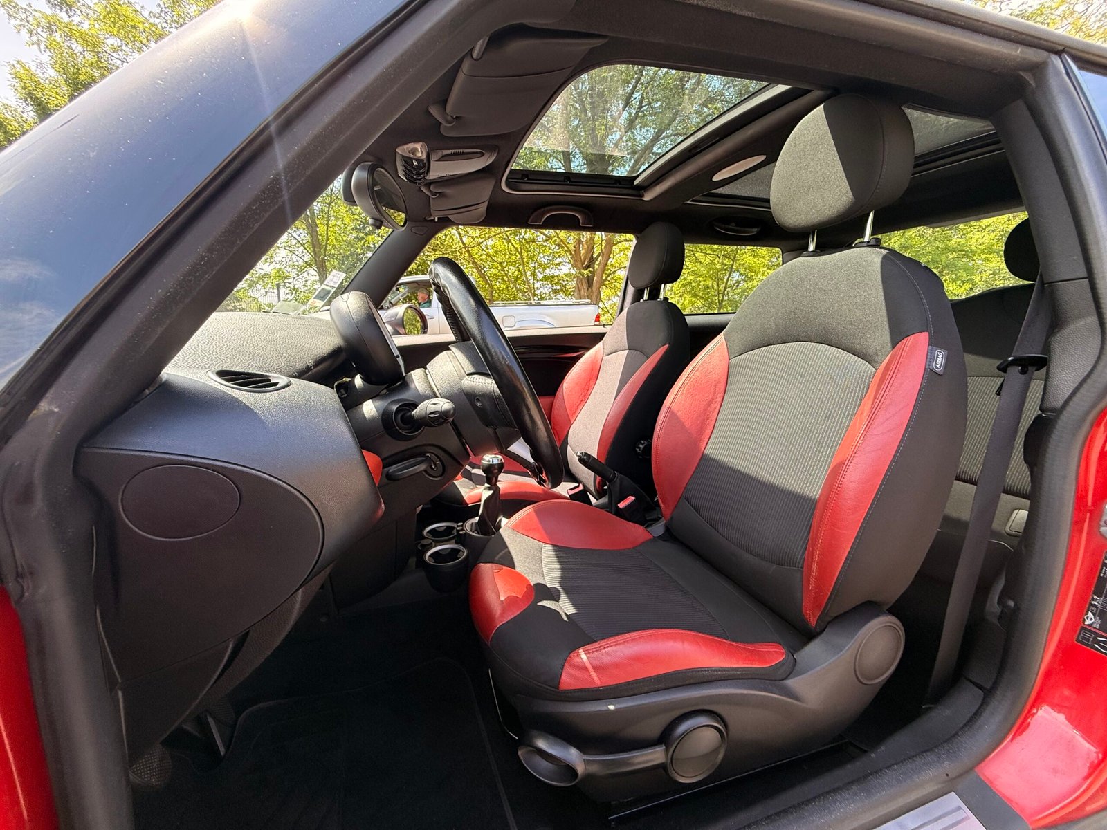 MINI MINI 2 (R56) LCI One 1.6 i 98 cv