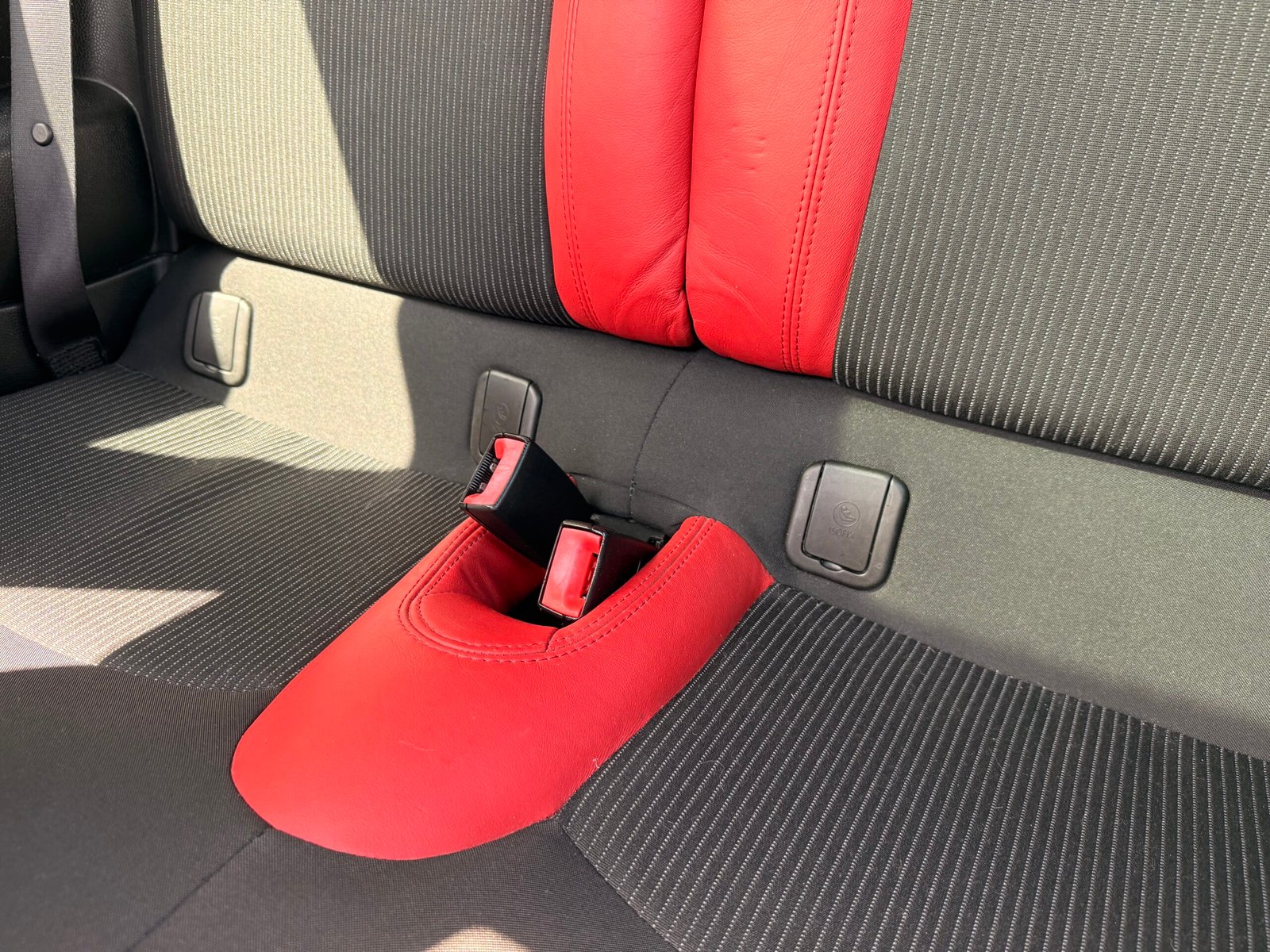 MINI MINI 2 (R56) LCI One 1.6 i 98 cv