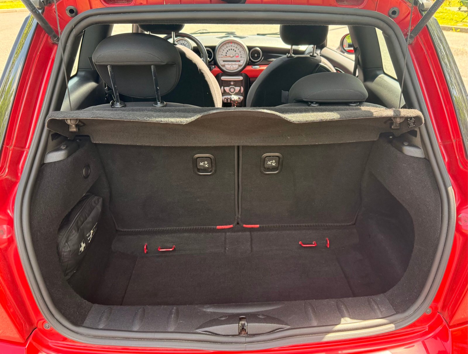 MINI MINI 2 (R56) LCI One 1.6 i 98 cv