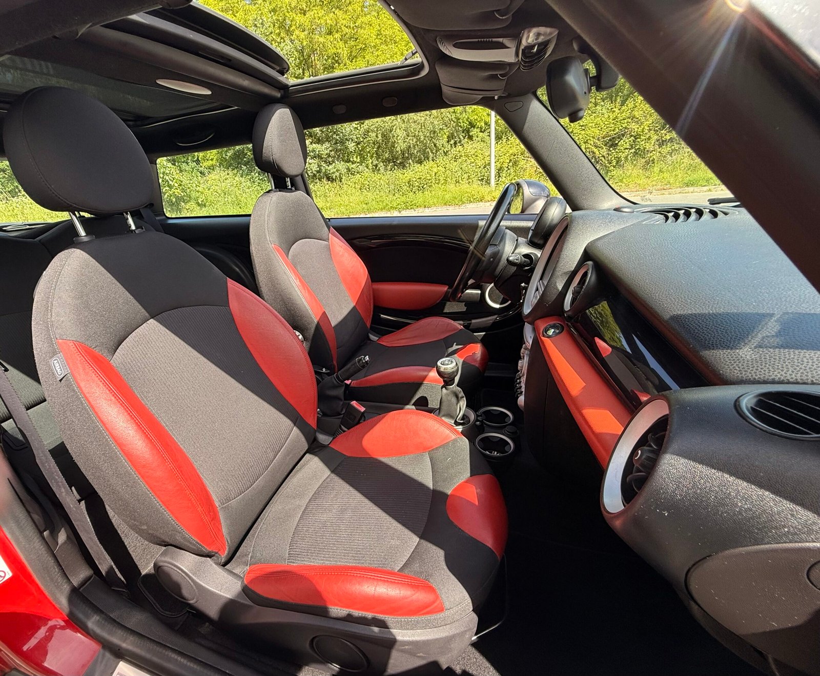 MINI MINI 2 (R56) LCI One 1.6 i 98 cv