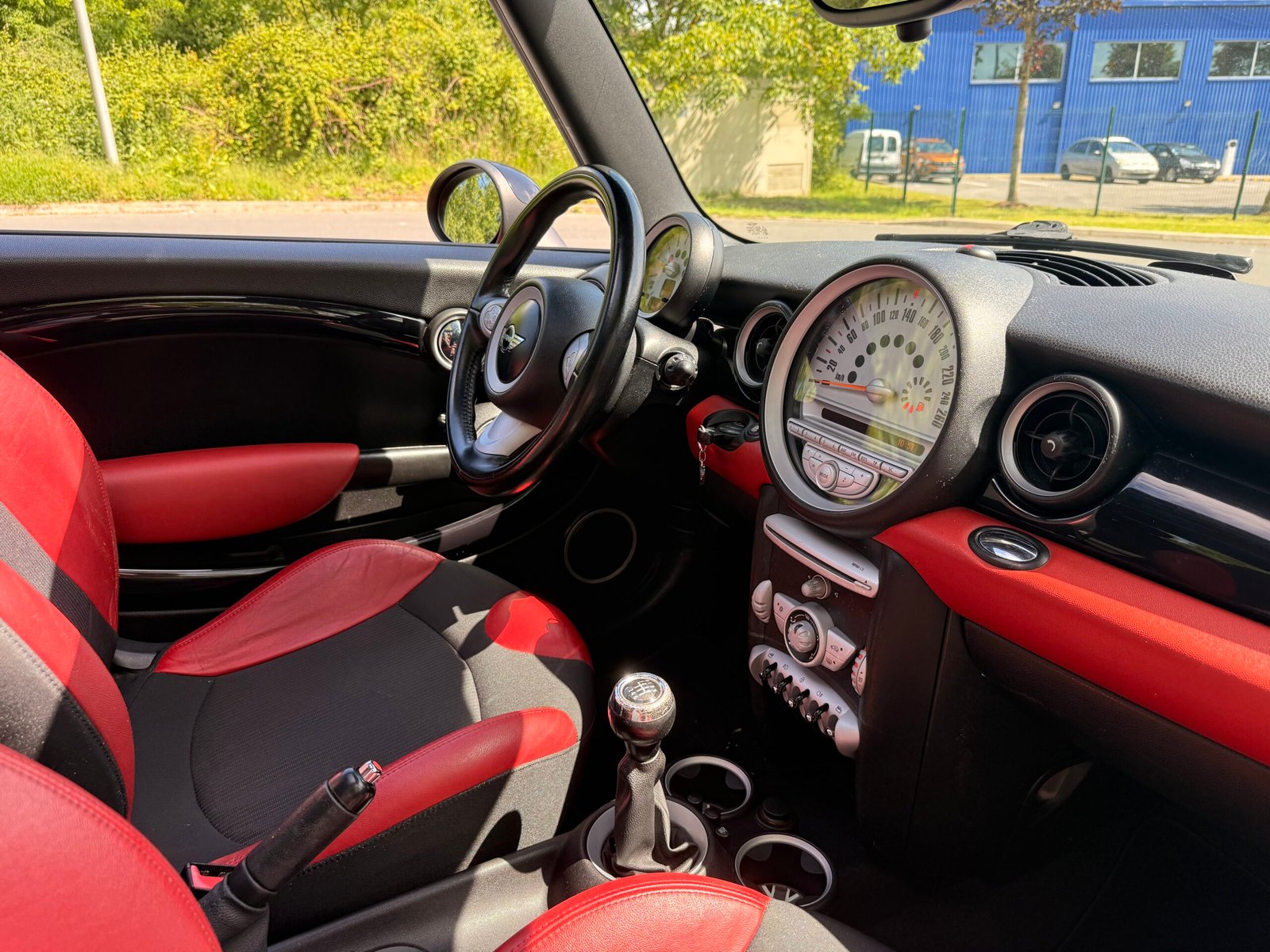 MINI MINI 2 (R56) LCI One 1.6 i 98 cv