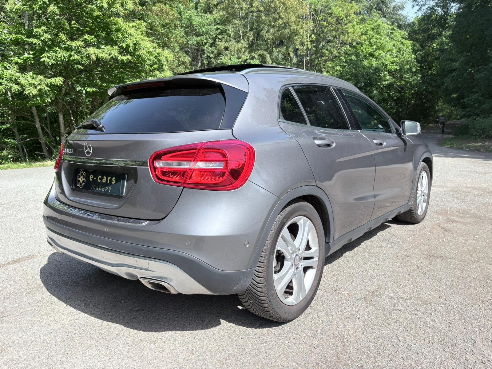 MERCEDES-BENZ Classe GLA 180 1.6 i 16V Turbo 7G-DCT 122 FASCINATION