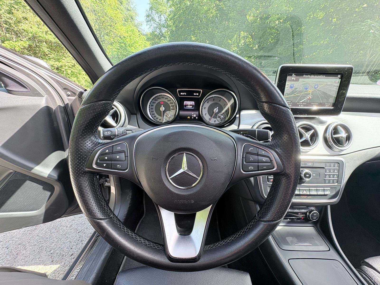 MERCEDES-BENZ Classe GLA 180 1.6 i 16V Turbo 7G-DCT 122 FASCINATION
