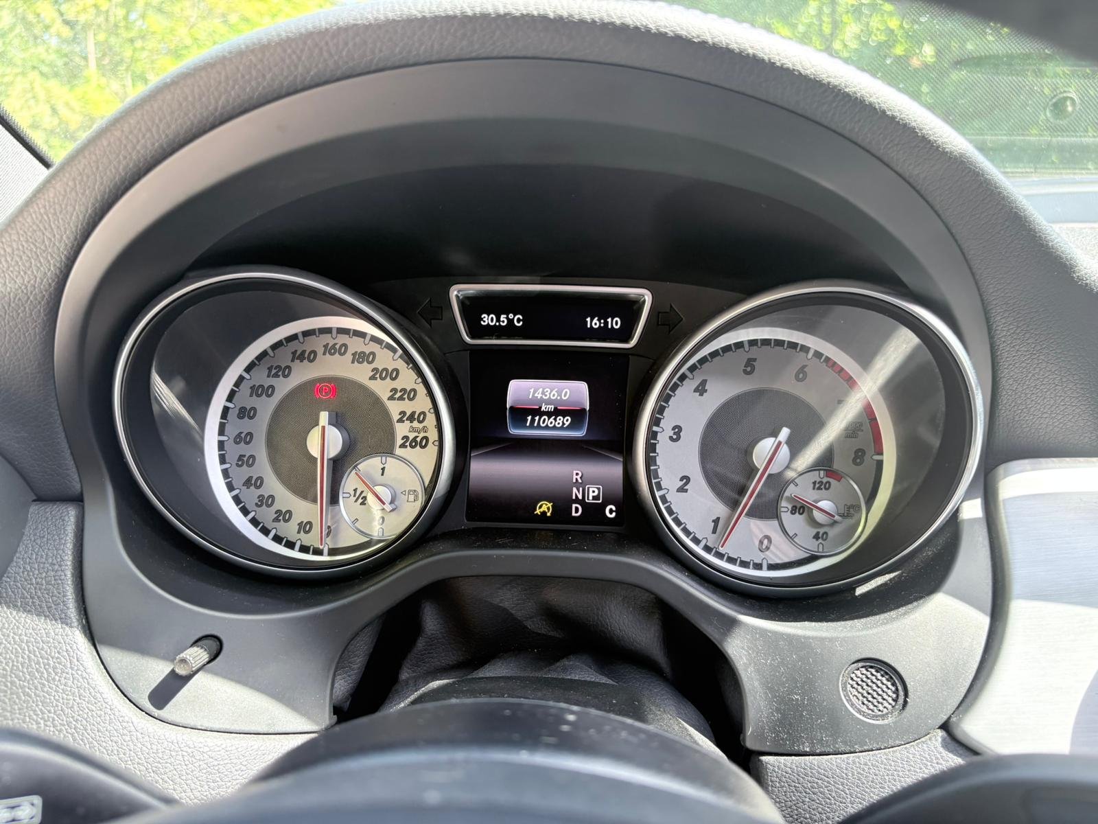 MERCEDES-BENZ Classe GLA 180 1.6 i 16V Turbo 7G-DCT 122 FASCINATION