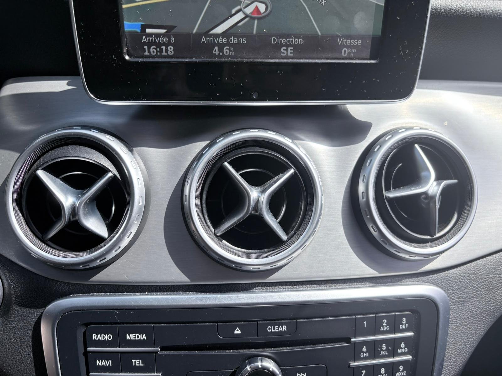 MERCEDES-BENZ Classe GLA 180 1.6 i 16V Turbo 7G-DCT 122 FASCINATION