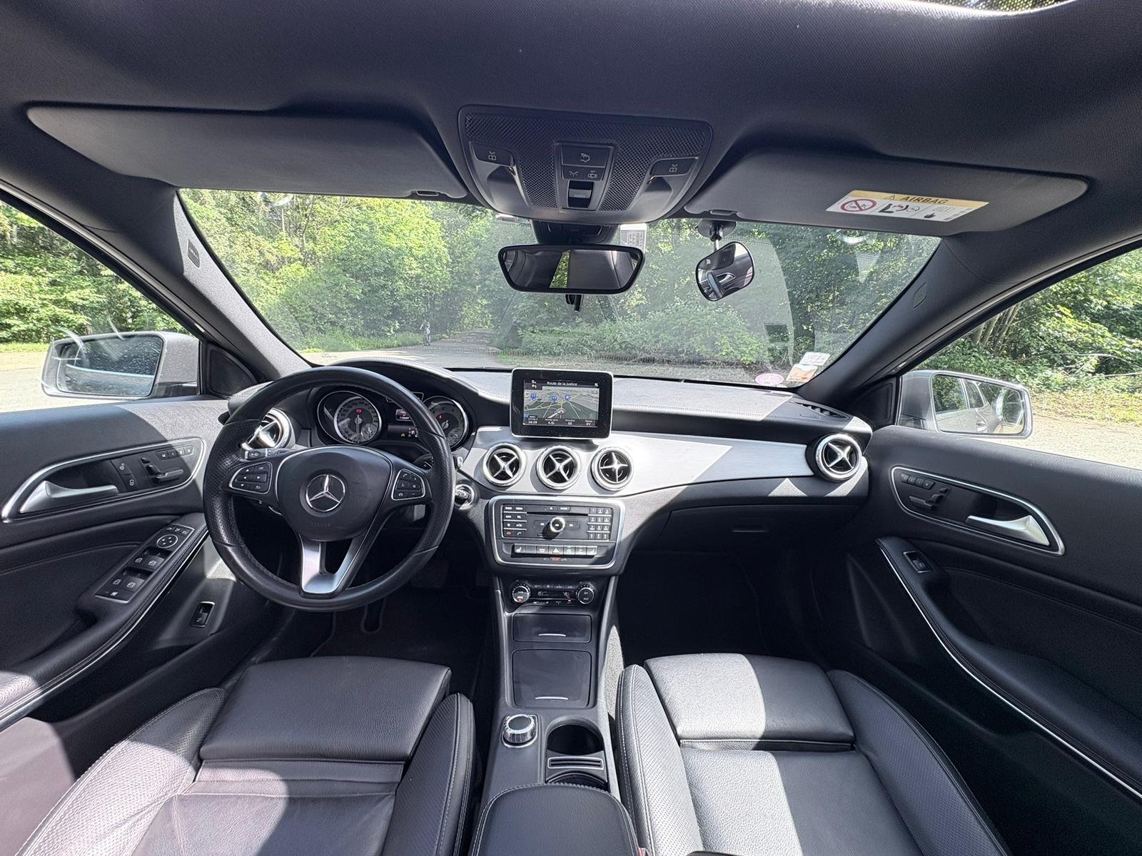 MERCEDES-BENZ Classe GLA 180 1.6 i 16V Turbo 7G-DCT 122 FASCINATION