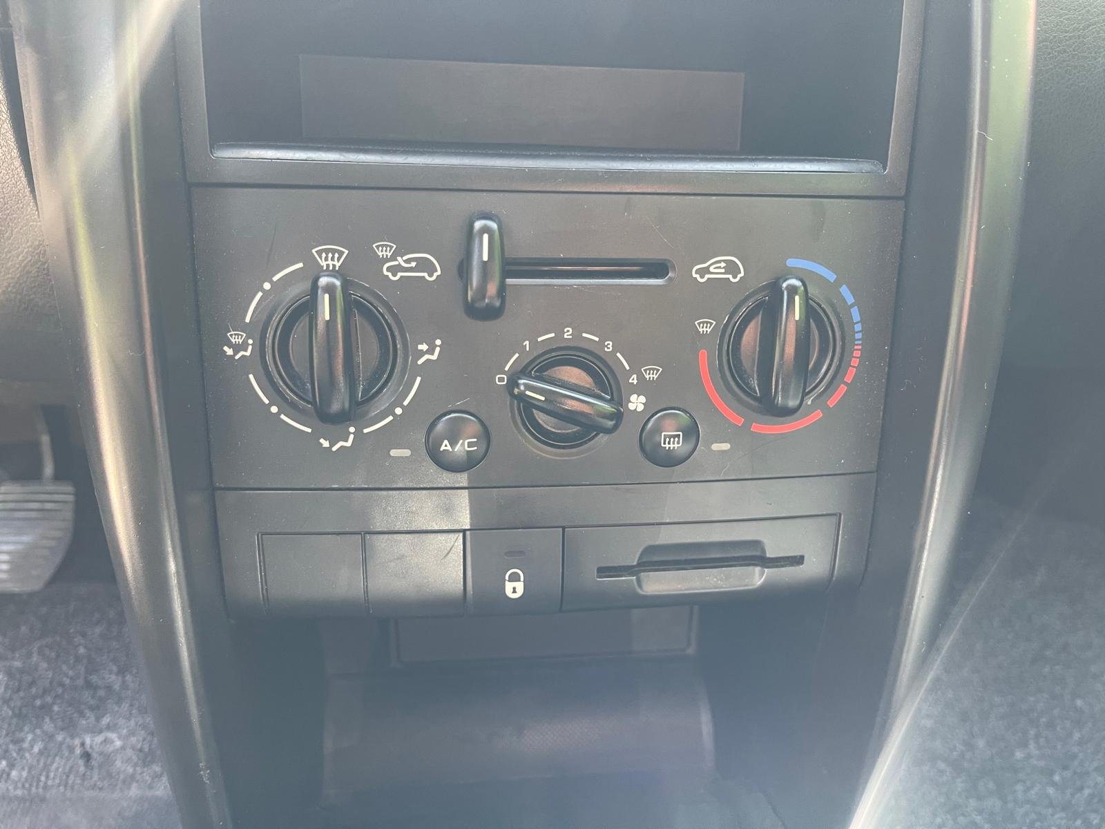 Peugeot 207 16v 90