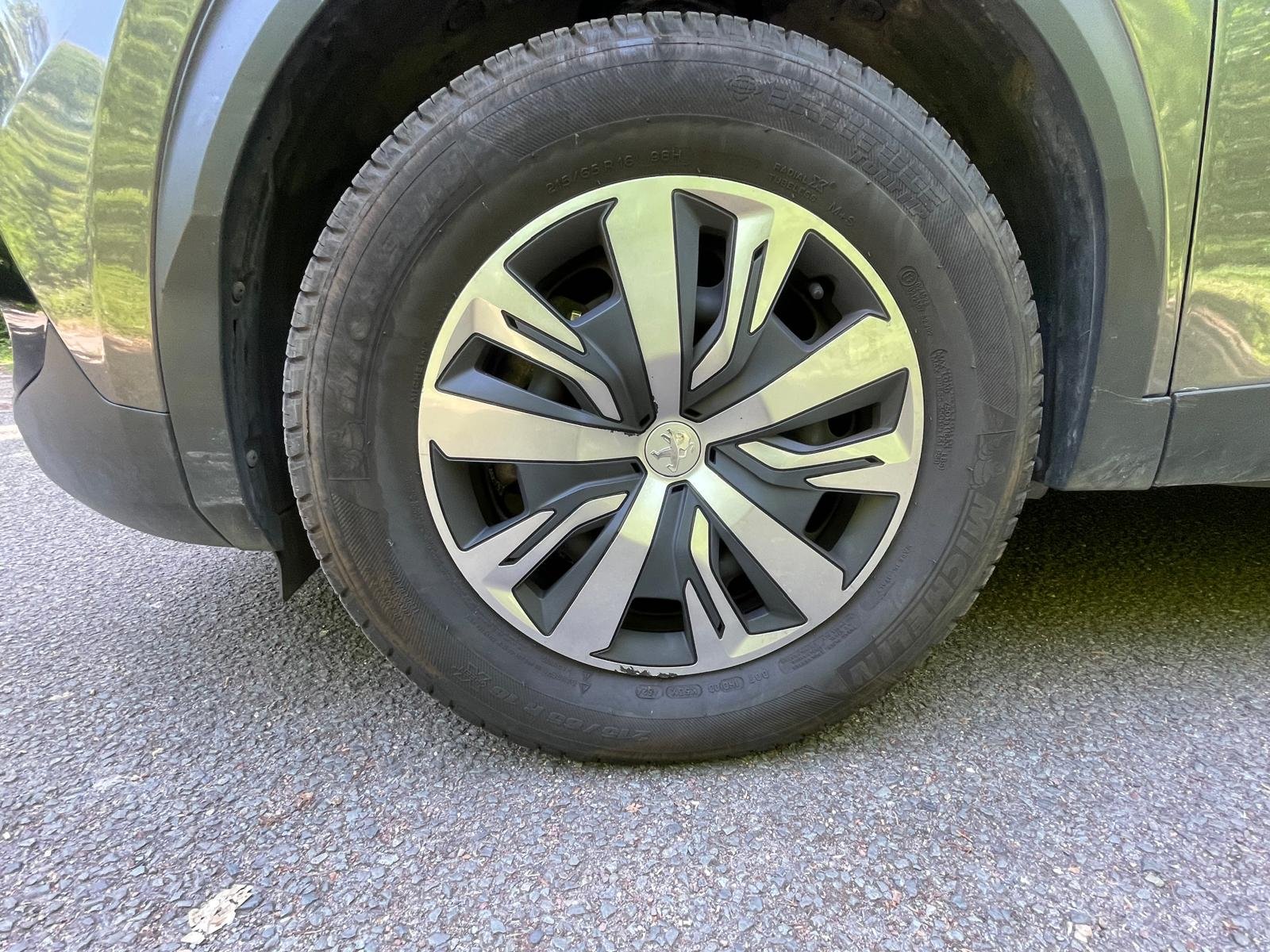 PEUGEOT 2008 1.5 BlueHDi 130 ACTIVE BUSINESS