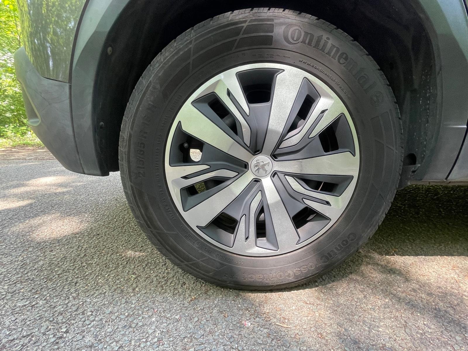 PEUGEOT 2008 1.5 BlueHDi 130 ACTIVE BUSINESS