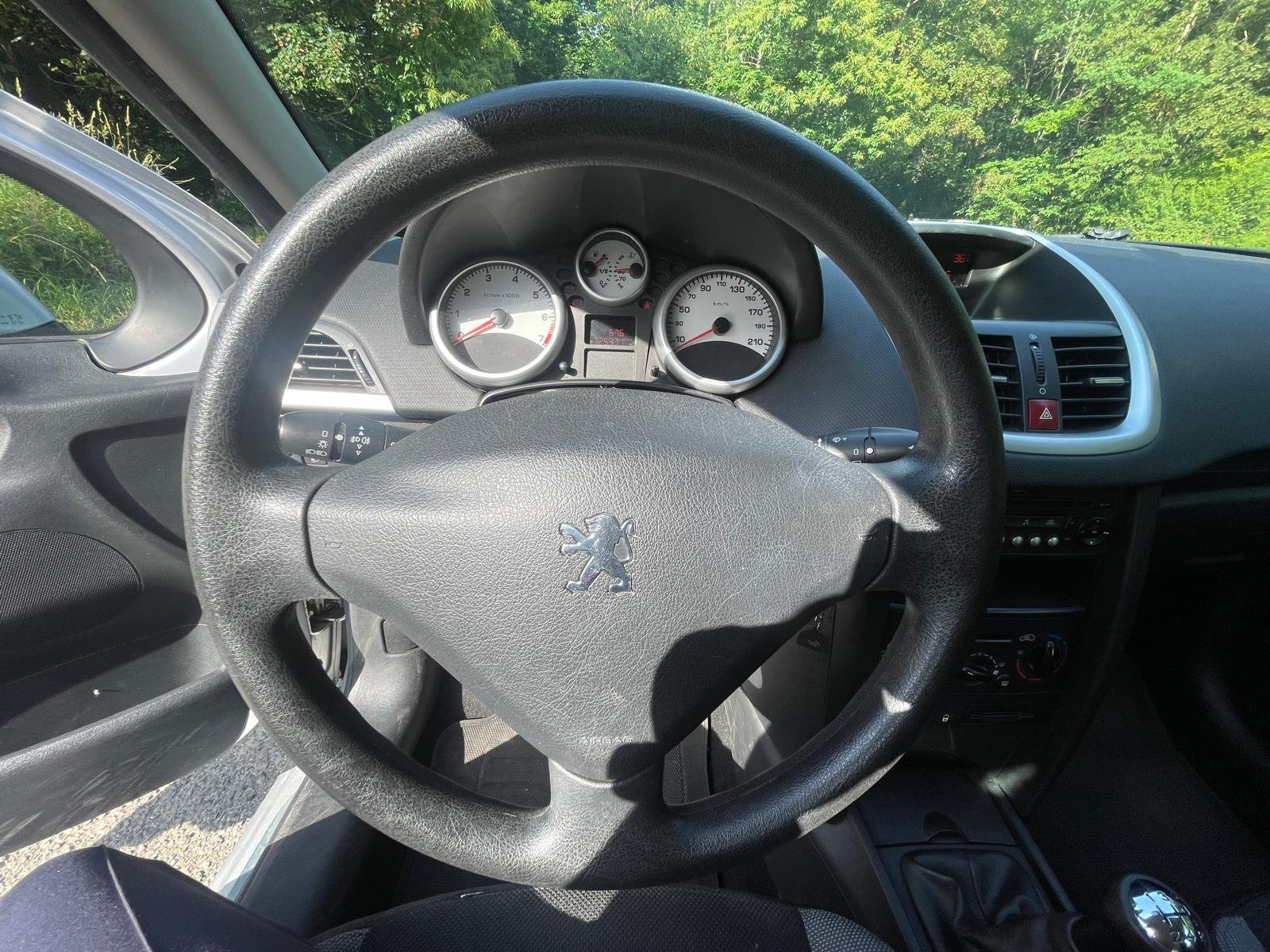 PEUGEOT 207 1.4 VTi 16V 95 NICE