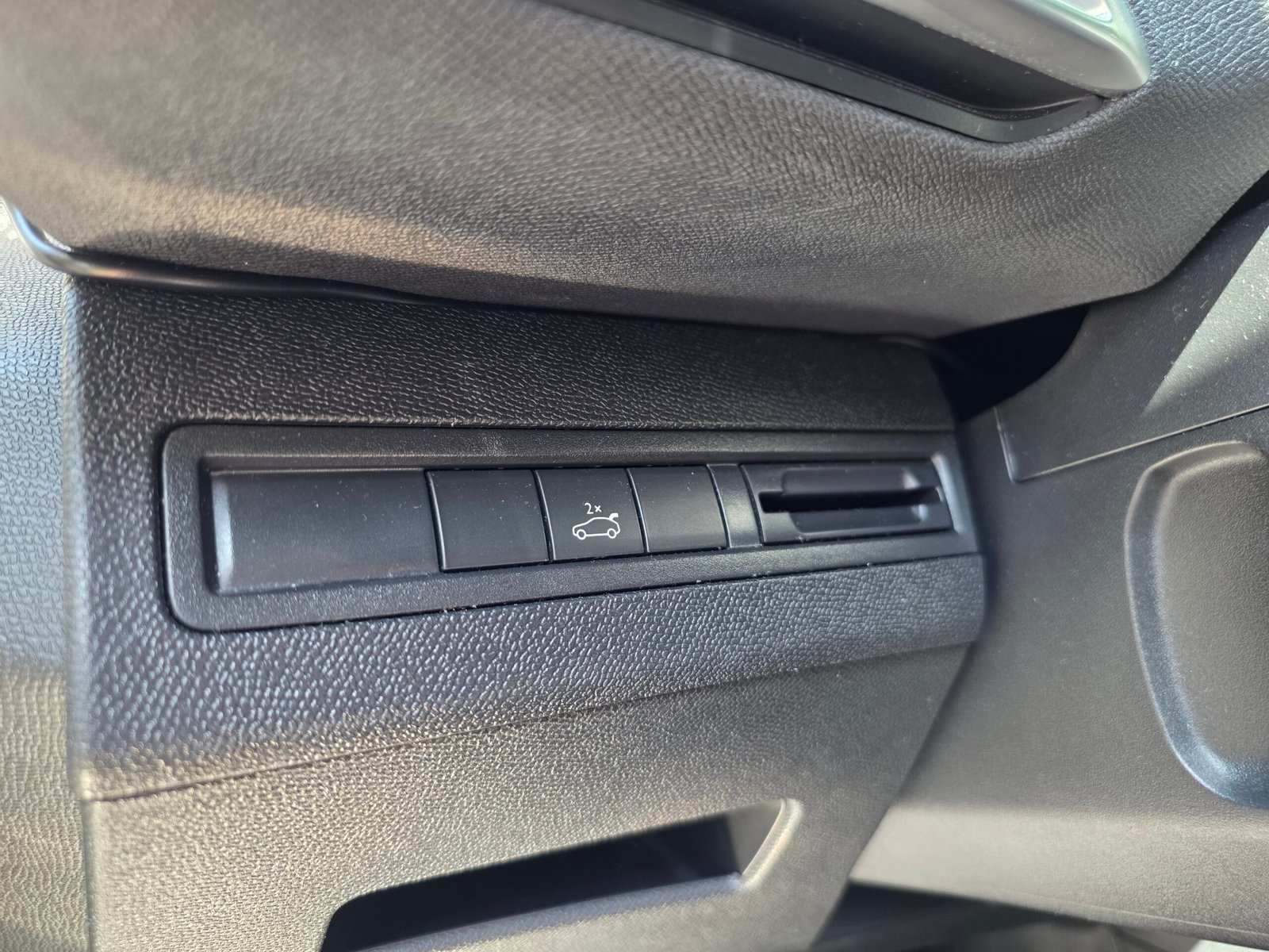 PEUGEOT 3008 – 2.0 BlueHDi 150ch BVM6 Finition GT LINE