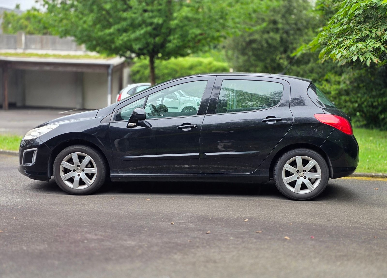 PEUGEOT 308 Allure Toit pano – 1.6 VTi 120ch BVM5
