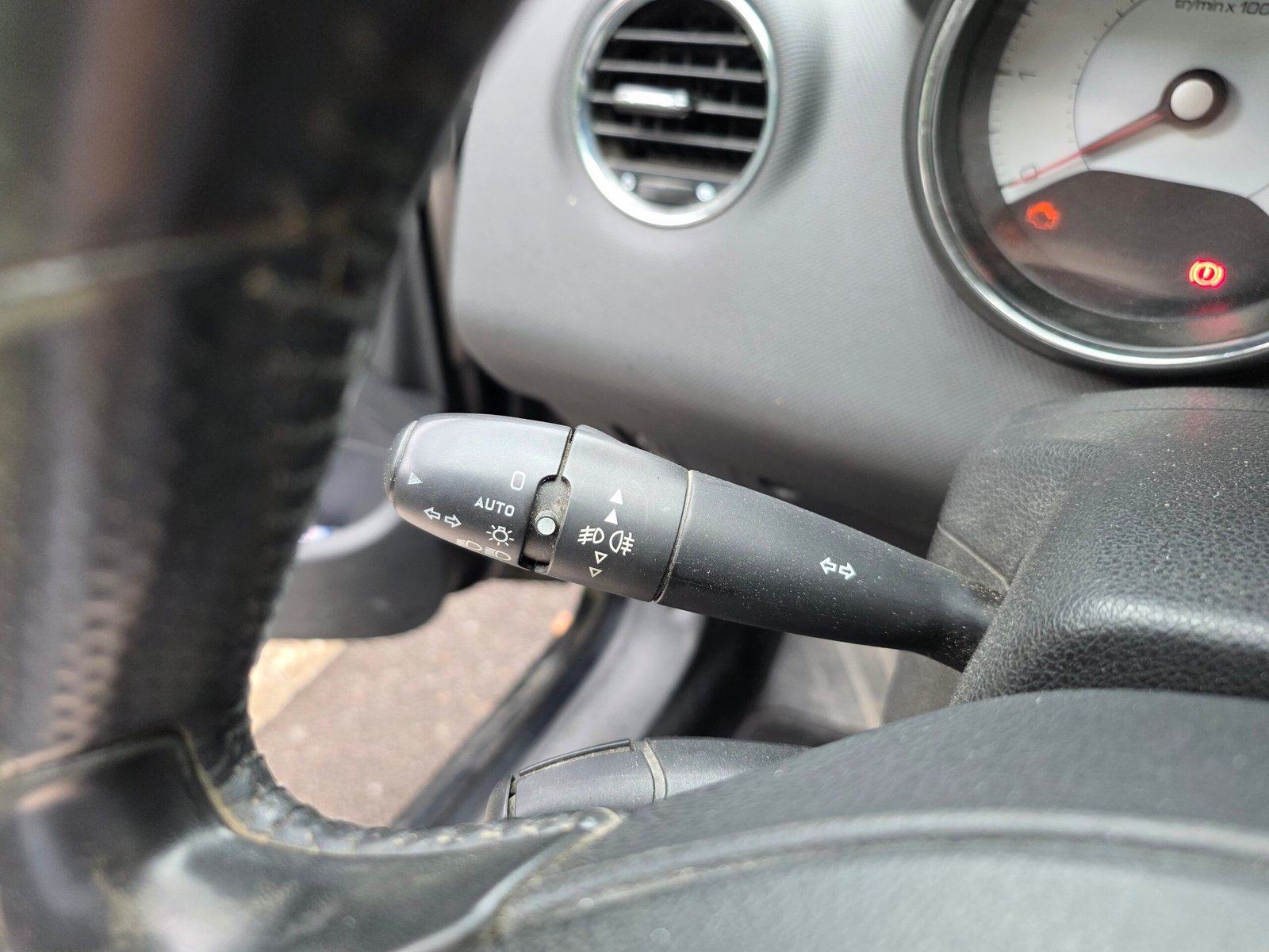 PEUGEOT 308 Allure Toit pano – 1.6 VTi 120ch BVM5