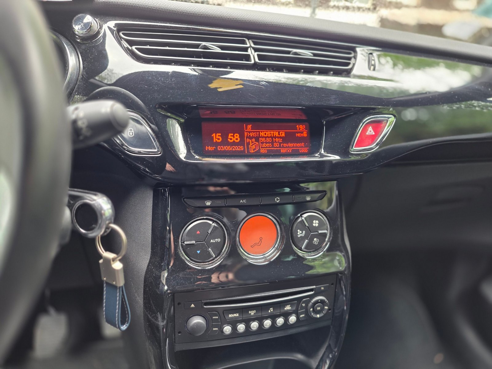 CITROËN DS 3 – 1.6 VTi 120ch BVM5 Finition SO CHIC