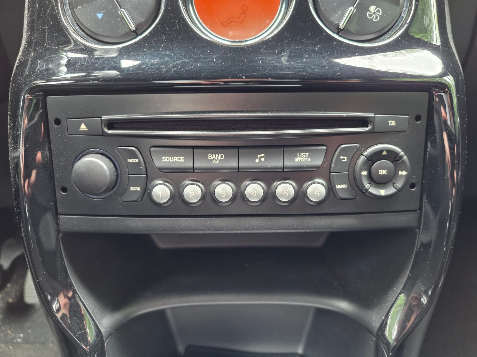 CITROËN DS 3 – 1.6 VTi 120ch BVM5 Finition SO CHIC