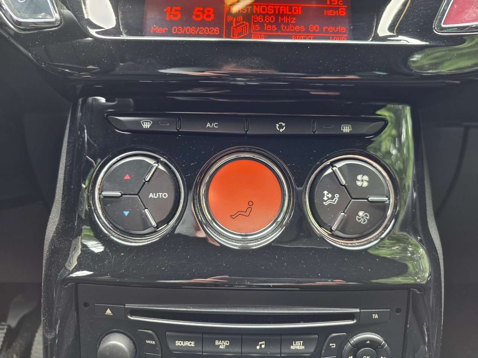 CITROËN DS 3 – 1.6 VTi 120ch BVM5 Finition SO CHIC