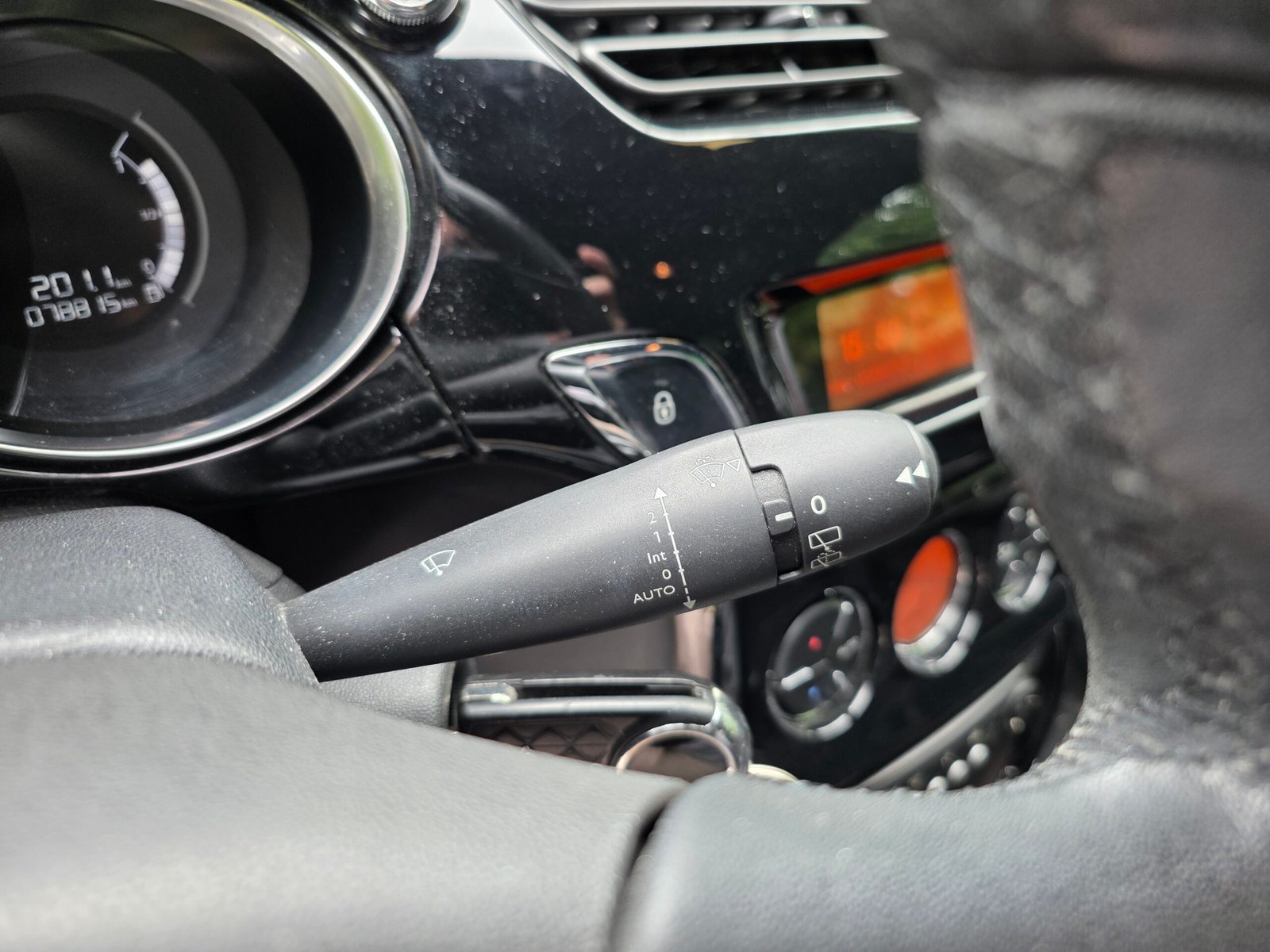 CITROËN DS 3 – 1.6 VTi 120ch BVM5 Finition SO CHIC