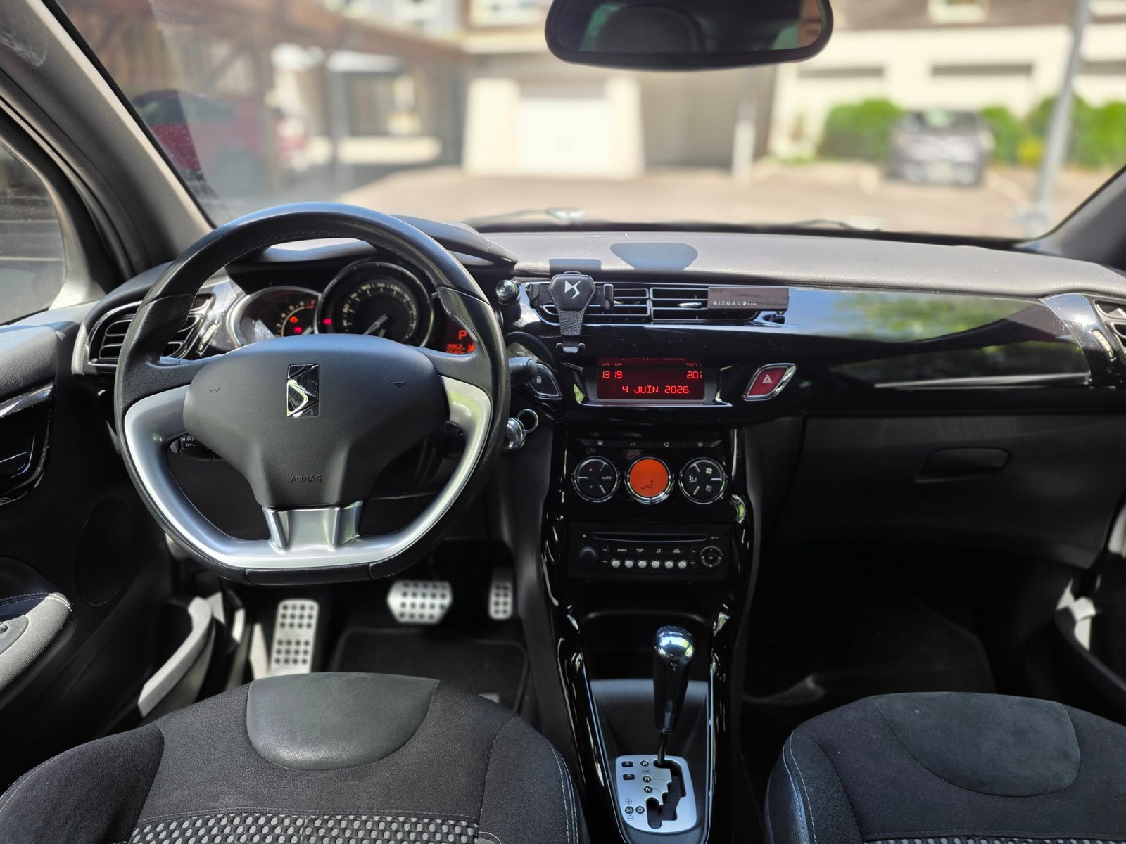 CITROËN DS 3 – 1.6 VTi 120ch Boîte Auto Finition SO CHIC