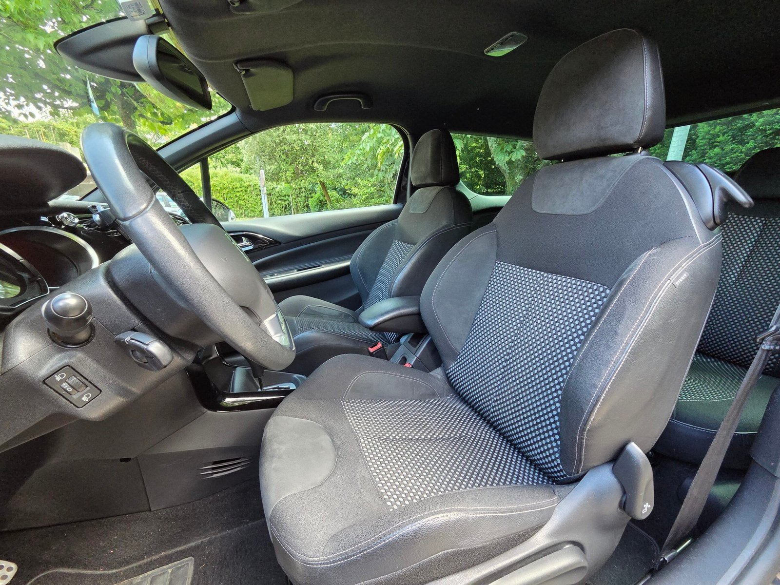 CITROËN DS 3 – 1.6 VTi 120ch Boîte Auto Finition SO CHIC