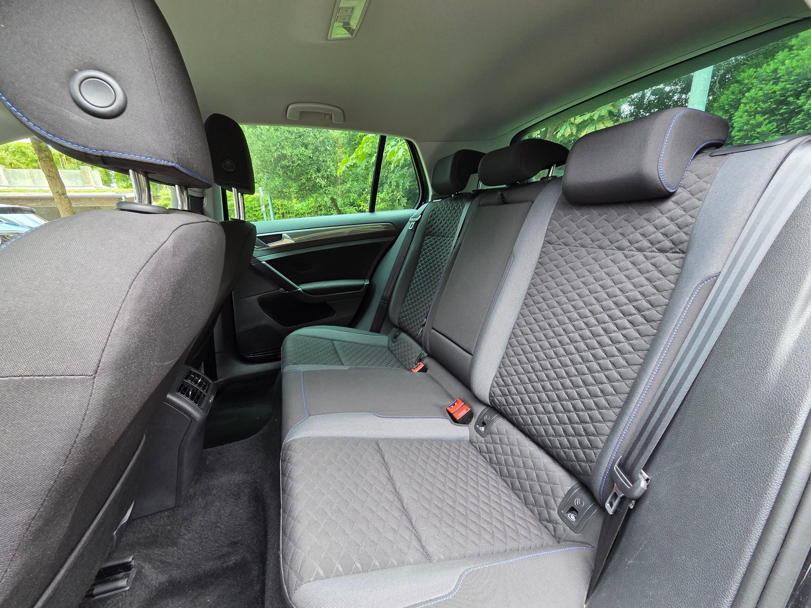 VOLKSWAGEN GOLF 7 – 1.6 TDi 115ch DSG7 Finition CONNECT