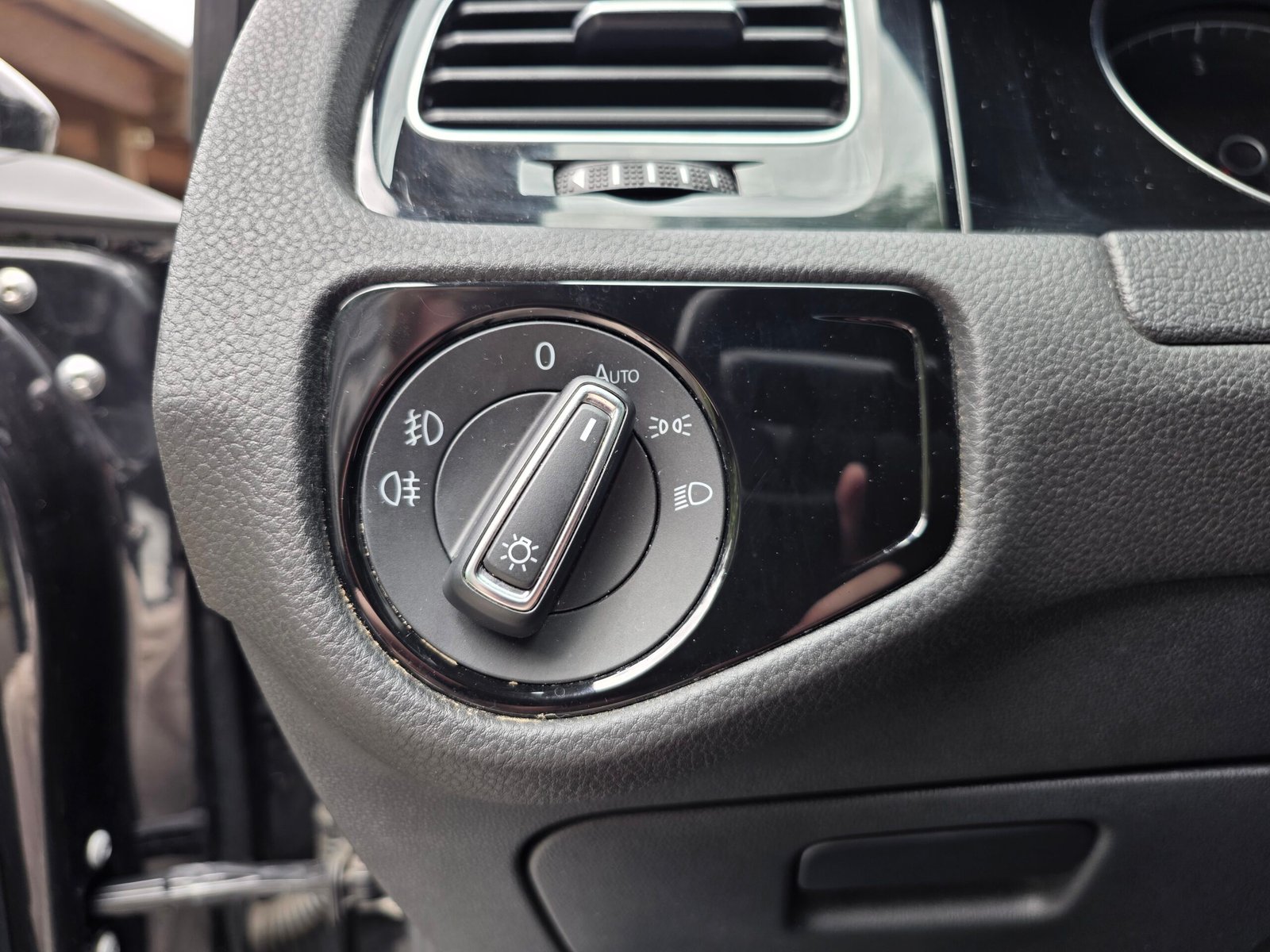 VOLKSWAGEN GOLF 7 – 1.6 TDi 115ch DSG7 Finition CONNECT