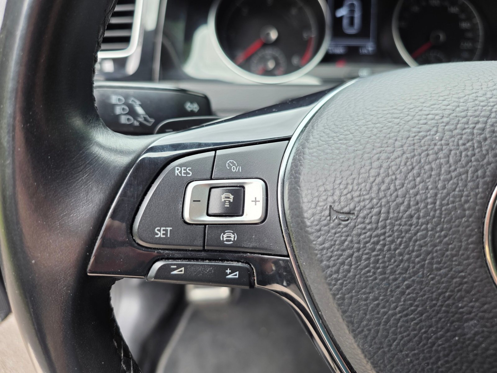 VOLKSWAGEN GOLF 7 – 1.6 TDi 115ch DSG7 Finition CONNECT