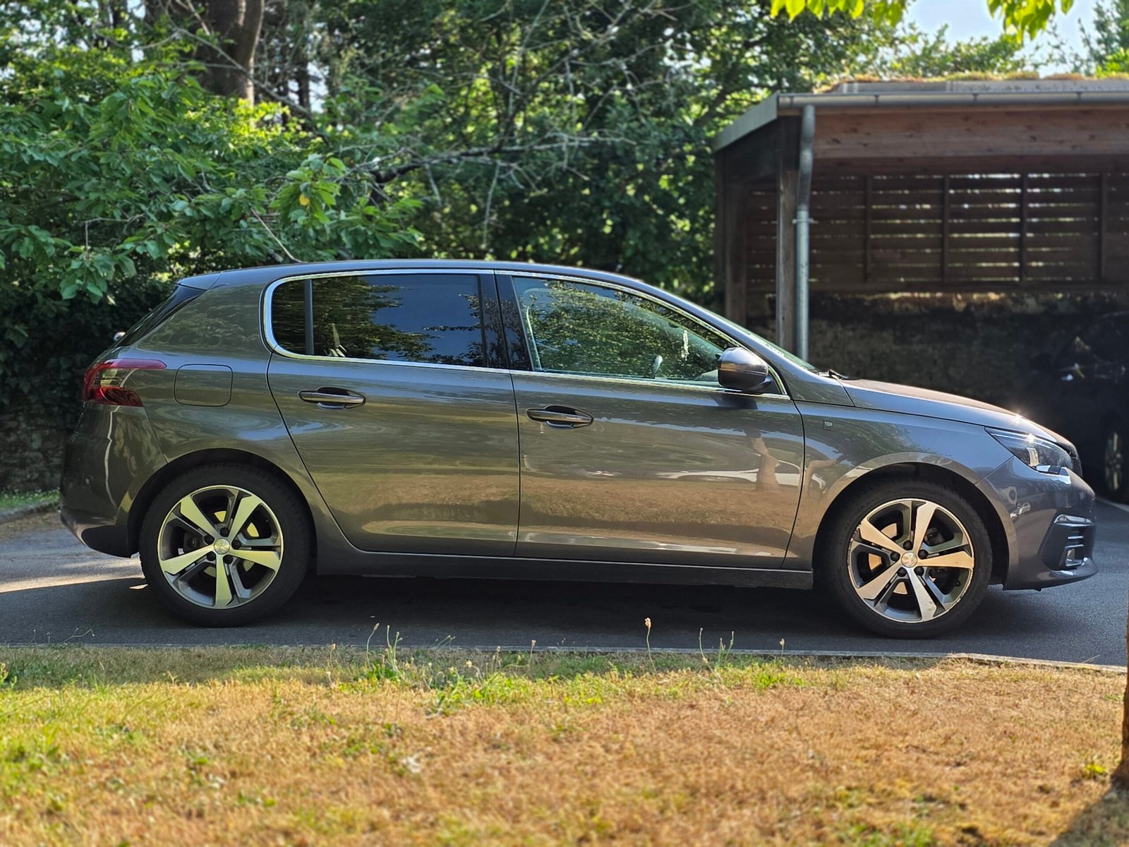 PEUGEOT 308 Tech Edition – 1.5 BlueHDi 130ch EAT8