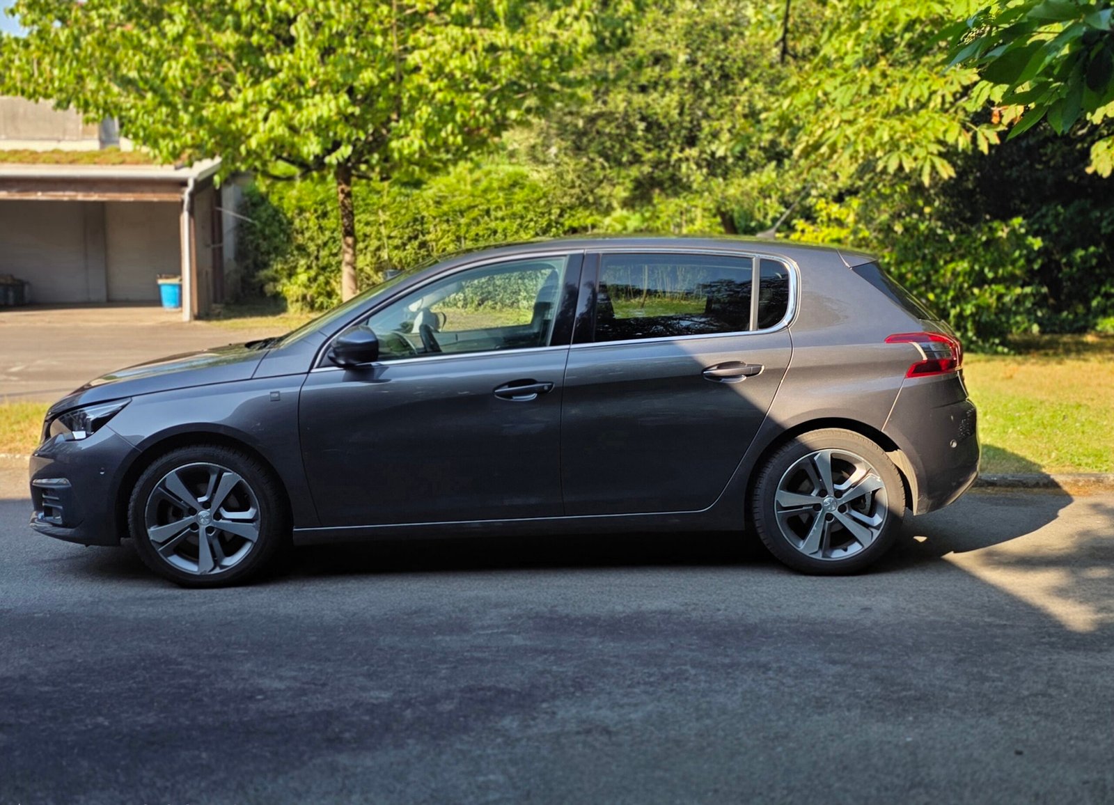 PEUGEOT 308 Tech Edition – 1.5 BlueHDi 130ch EAT8