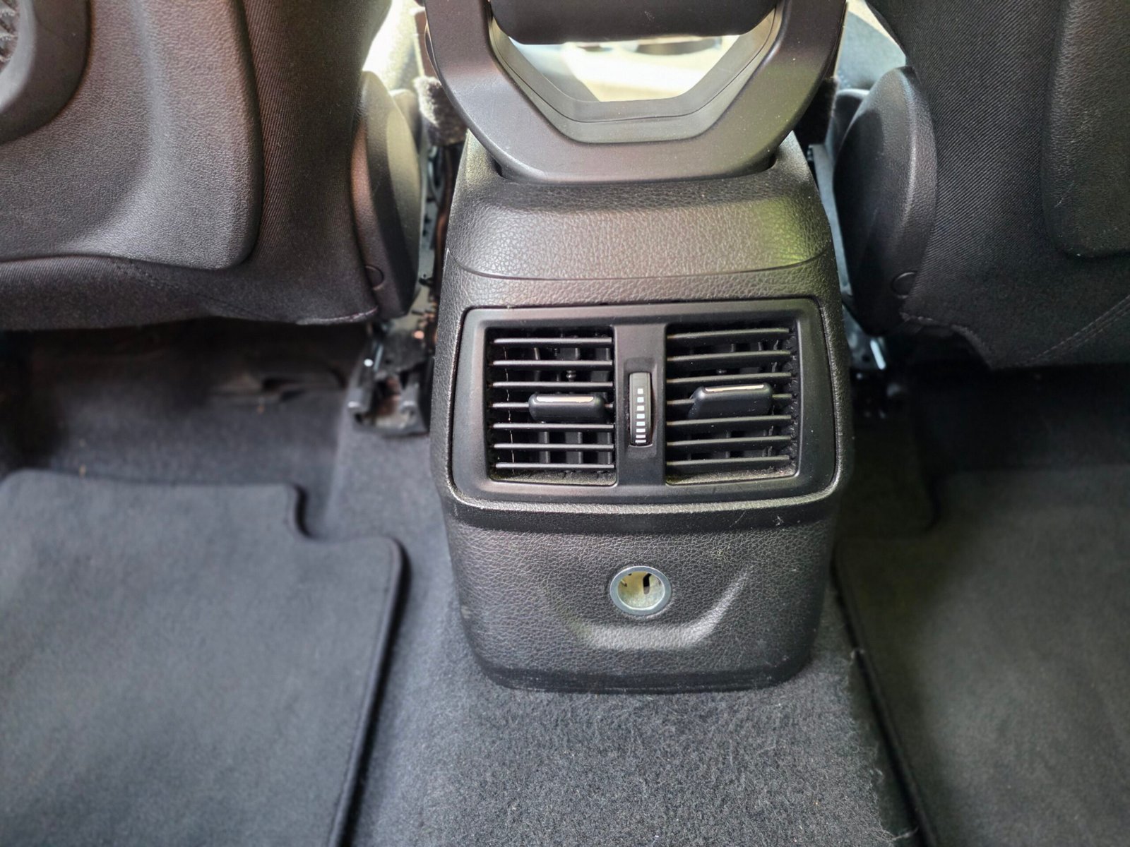 BMW SÉRIE 2 ACTIVE TOURER – 218i 136ch Boîte Auto Finition LOUNGE