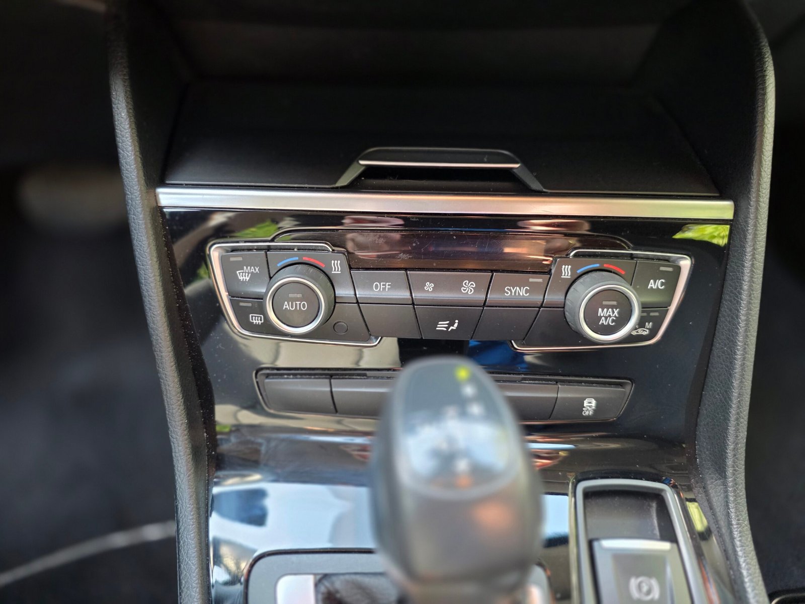 BMW SÉRIE 2 ACTIVE TOURER – 218i 136ch Boîte Auto Finition LOUNGE