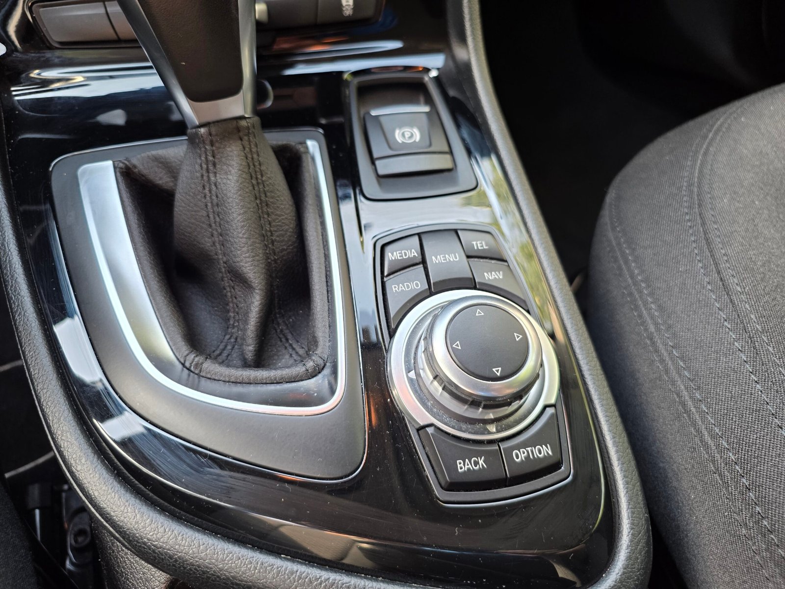 BMW SÉRIE 2 ACTIVE TOURER – 218i 136ch Boîte Auto Finition LOUNGE