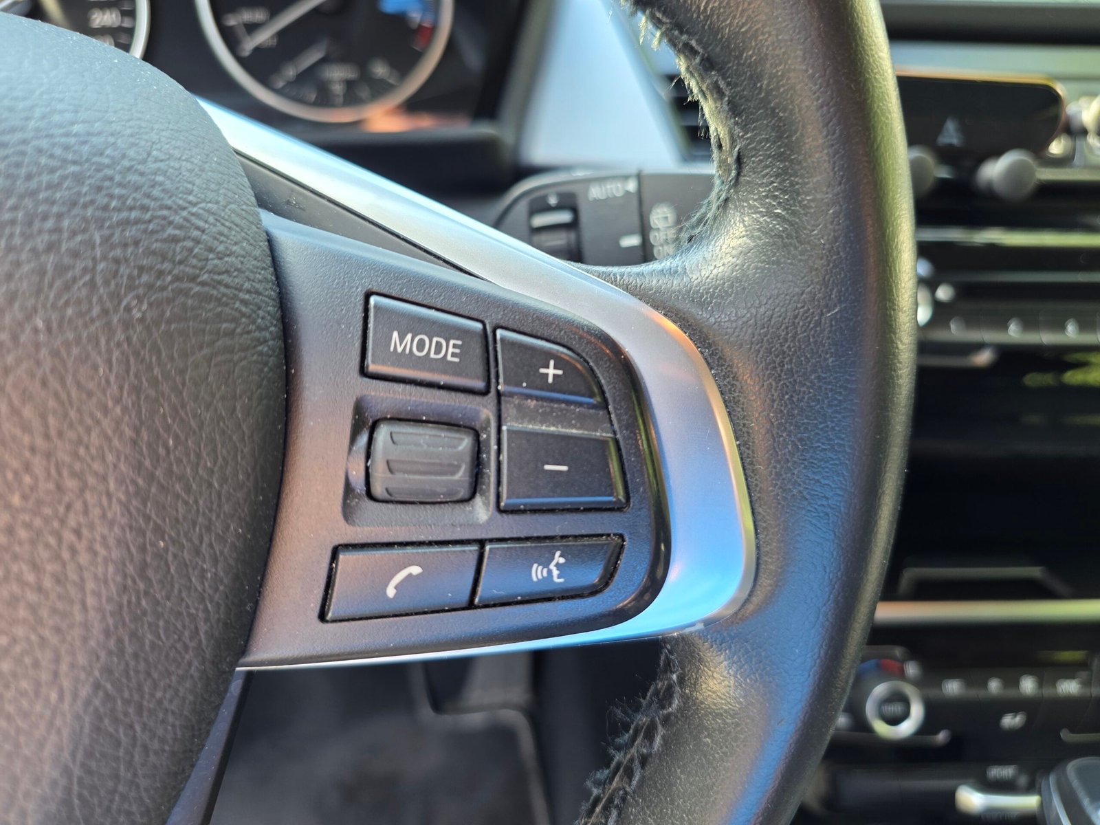 BMW SÉRIE 2 ACTIVE TOURER – 218i 136ch Boîte Auto Finition LOUNGE