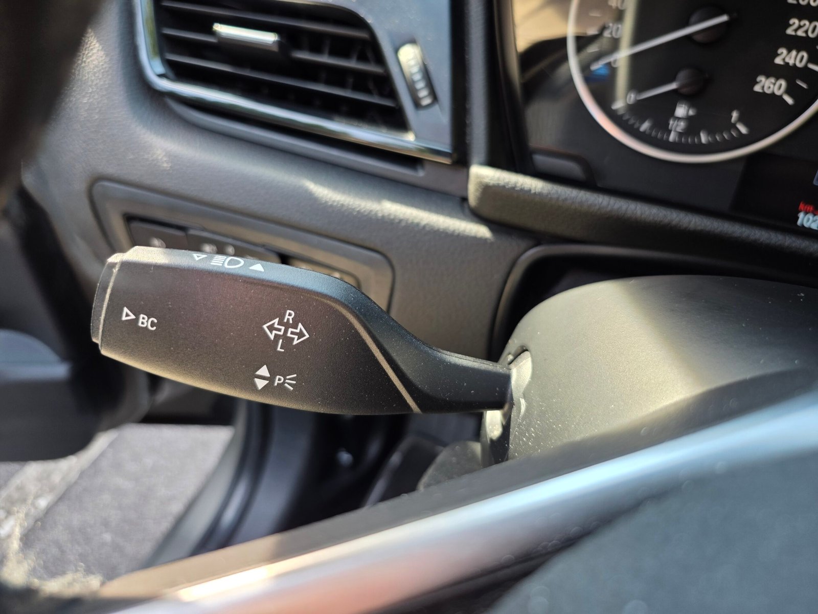 BMW SÉRIE 2 ACTIVE TOURER – 218i 136ch Boîte Auto Finition LOUNGE