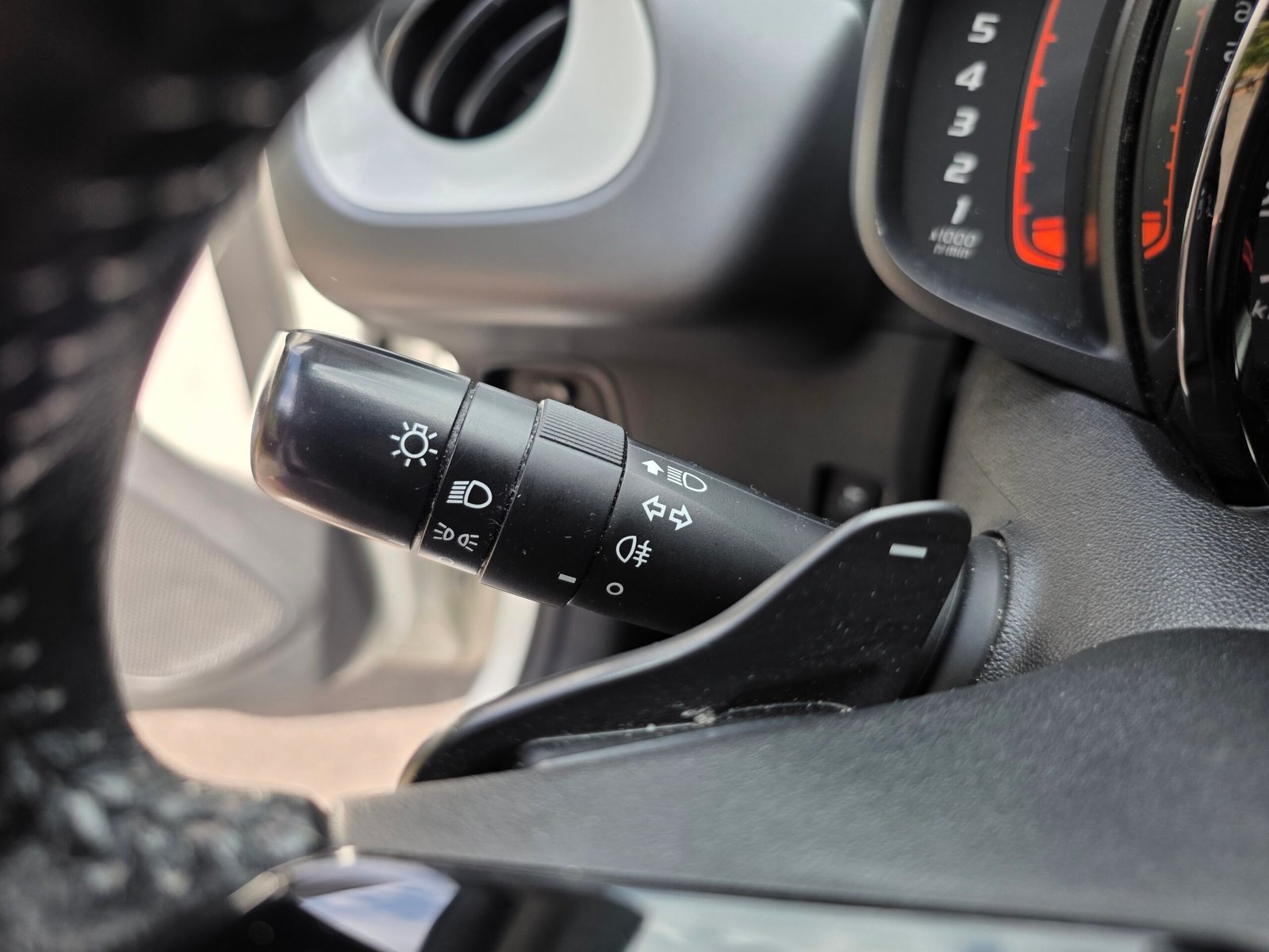 TOYOTA AYGO X-PLAY Boîte Auto – 1.0 VVT-i 72ch