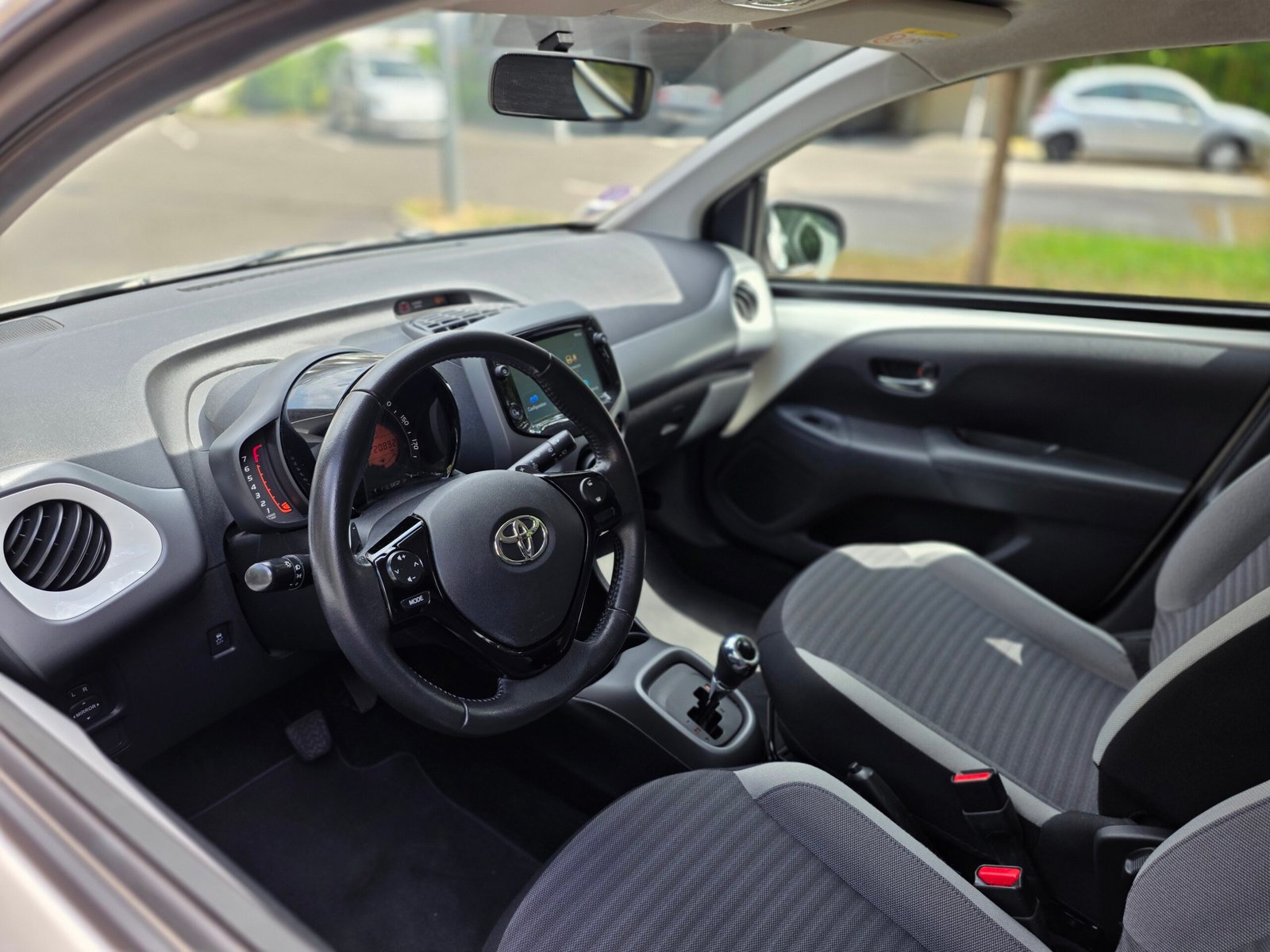 TOYOTA AYGO X-PLAY Boîte Auto – 1.0 VVT-i 72ch