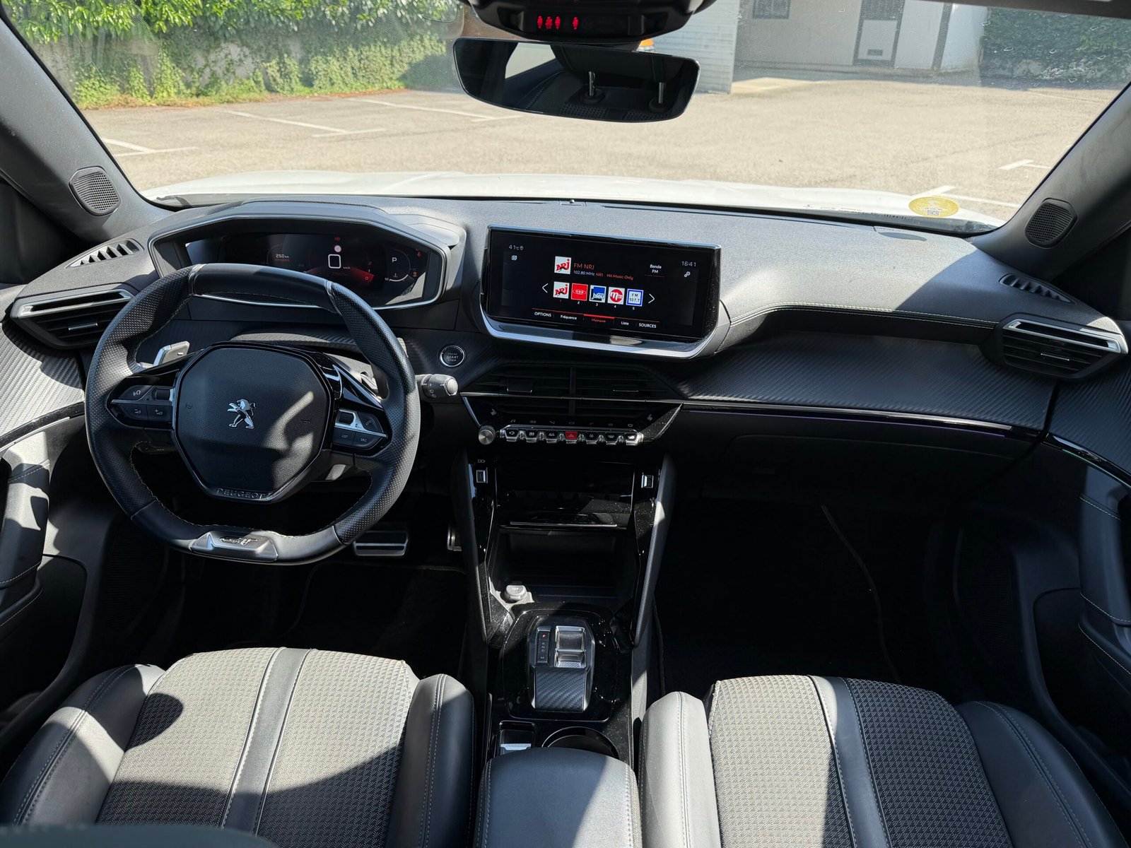 Peugeot 2008 GT 1.5BlueHDI 130 EAT BVA