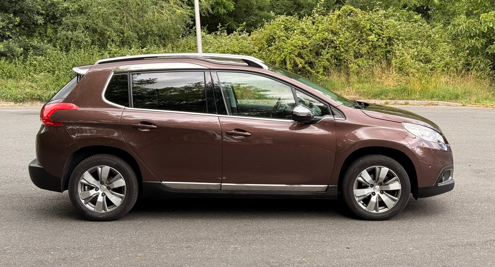 PEUGEOT 2008 5HB 1.6 e-HDi BMP6 S&S 92 cv Boîte auto