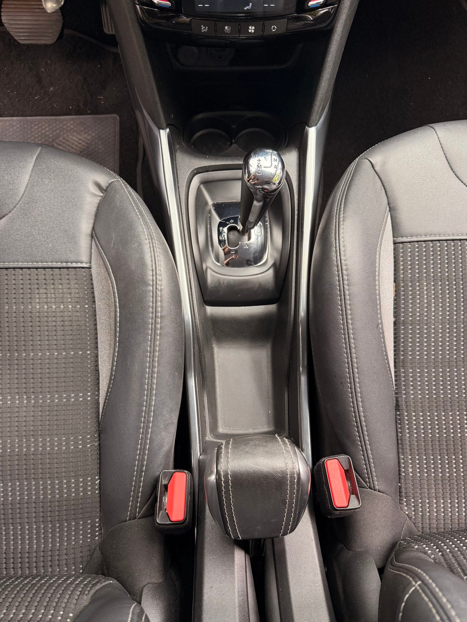 PEUGEOT 2008 5HB 1.6 e-HDi BMP6 S&S 92 cv Boîte auto