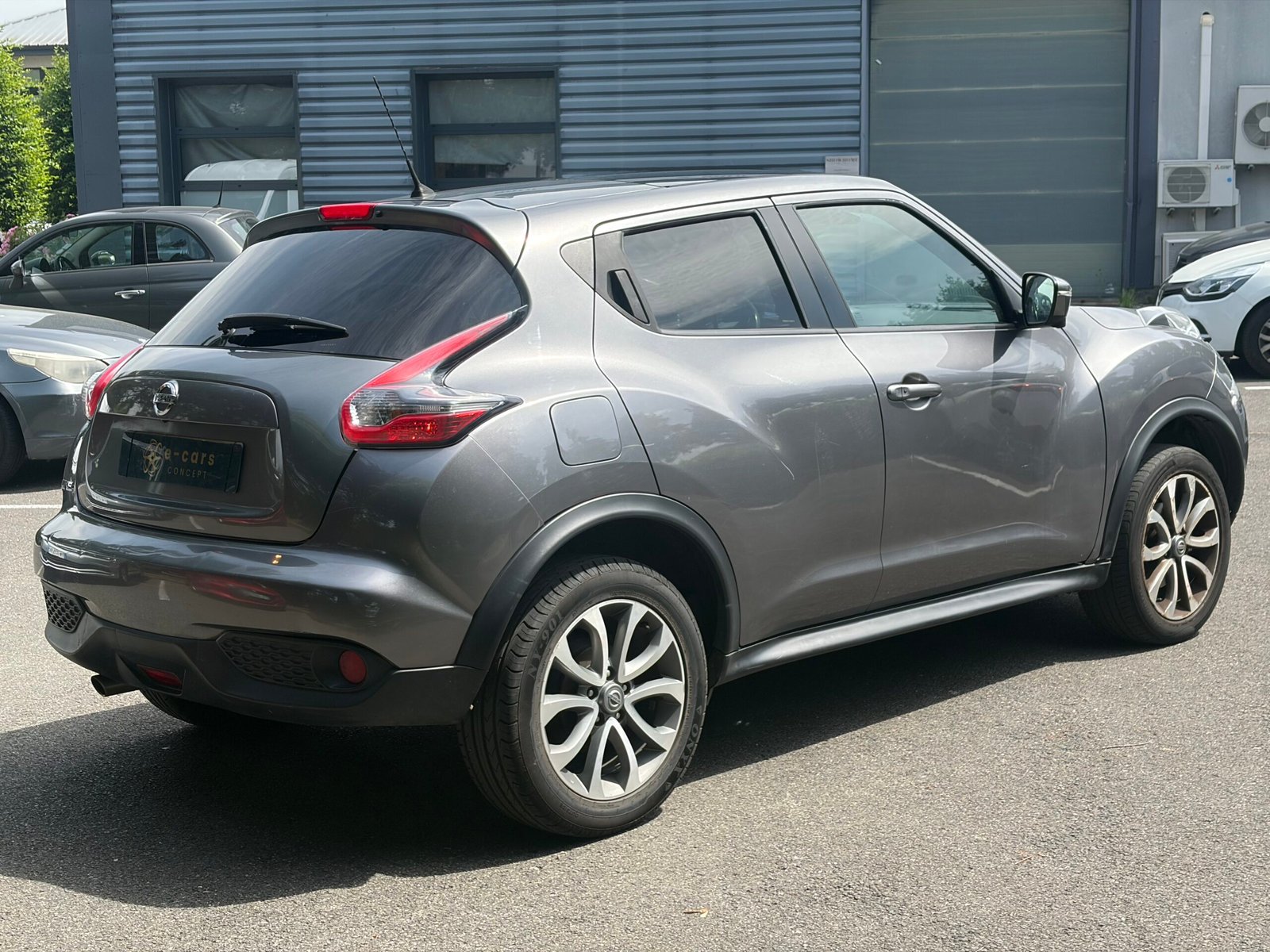 NISSAN Juke Phase 3 1.6 i 16V 2WD CVT 117 cv Boîte auto Tekna