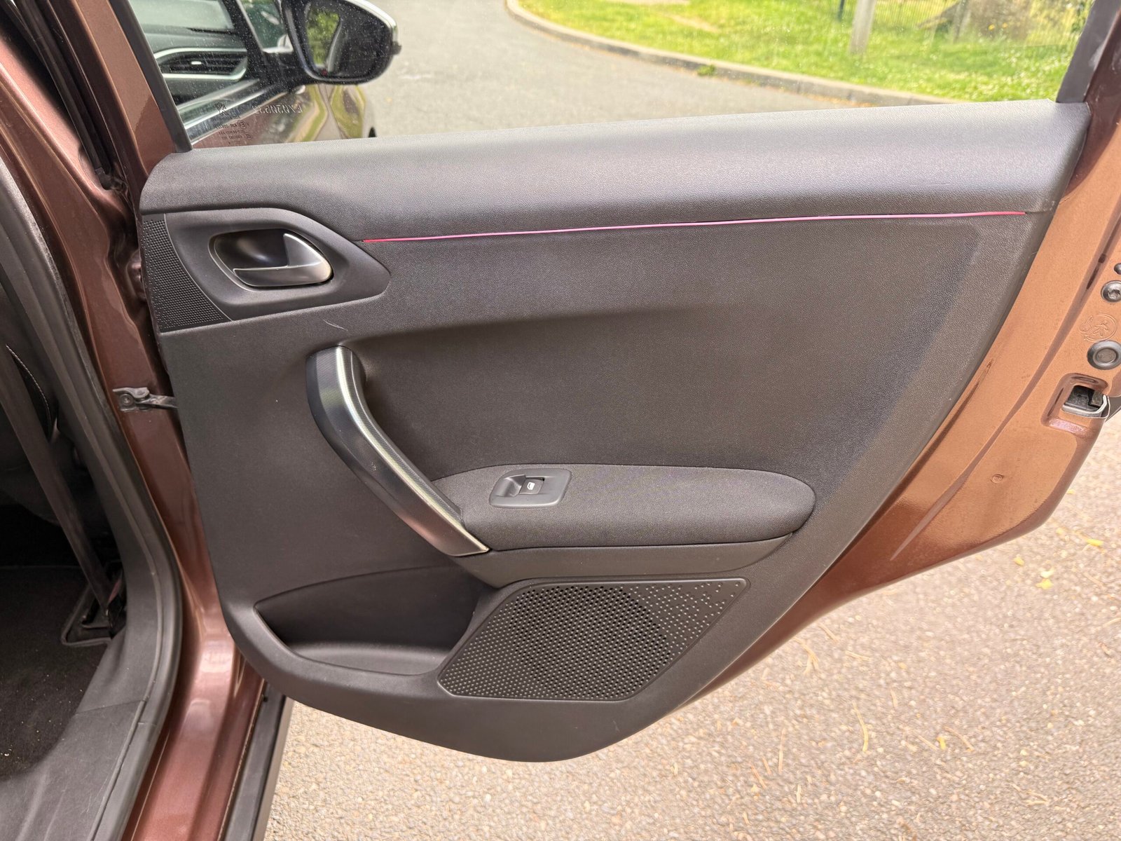 PEUGEOT 2008 5HB 1.6 e-HDi BMP6 S&S 92 cv Boîte auto