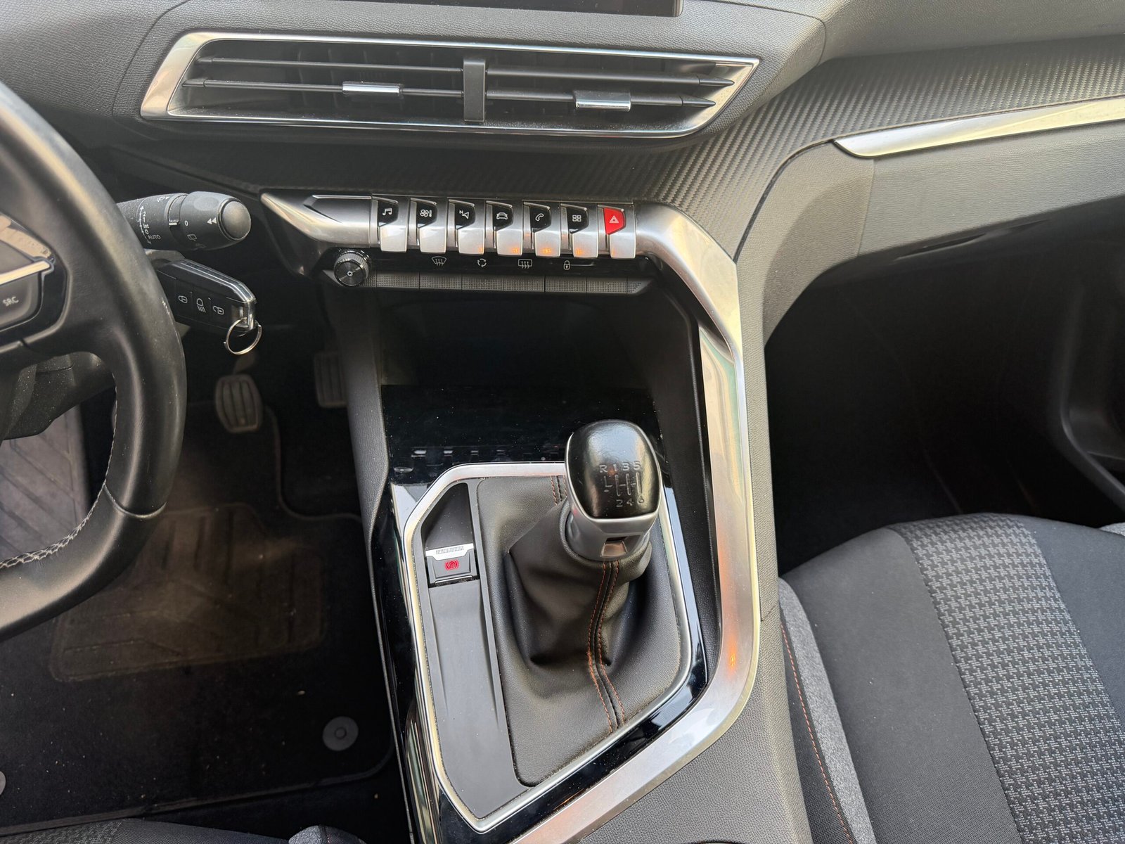 PEUGEOT 3008 1.2 PureTech 130Ch “Active Business”
