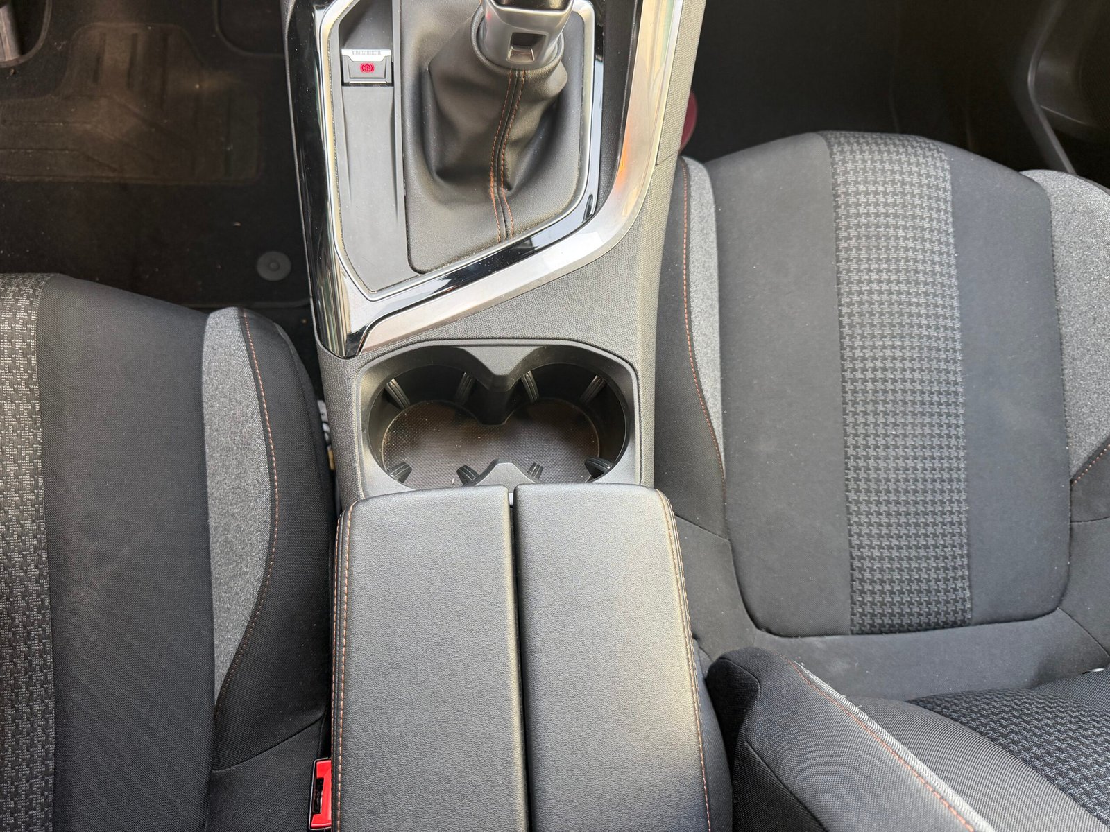 PEUGEOT 3008 1.2 PureTech 130Ch “Active Business”