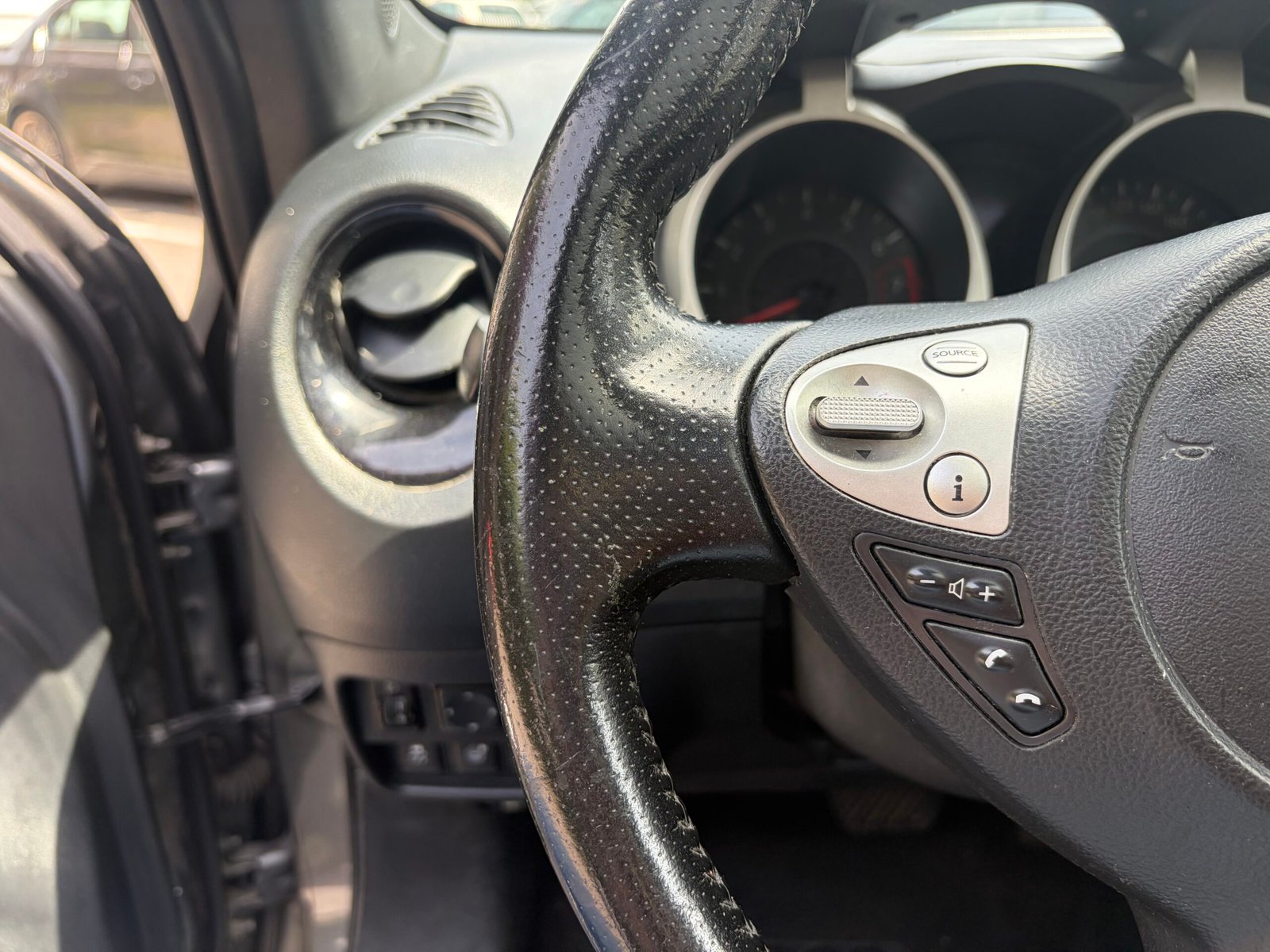 NISSAN Juke Phase 3 1.6 i 16V 2WD CVT 117 cv Boîte auto Tekna